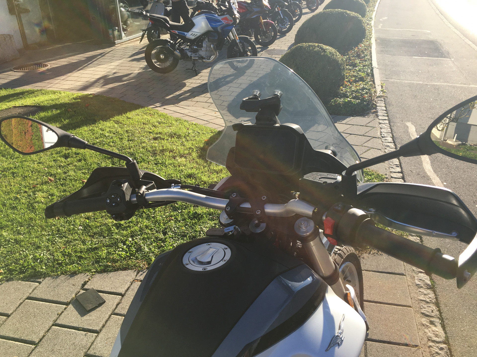 MOTO GUZZI V85 TT-image-4