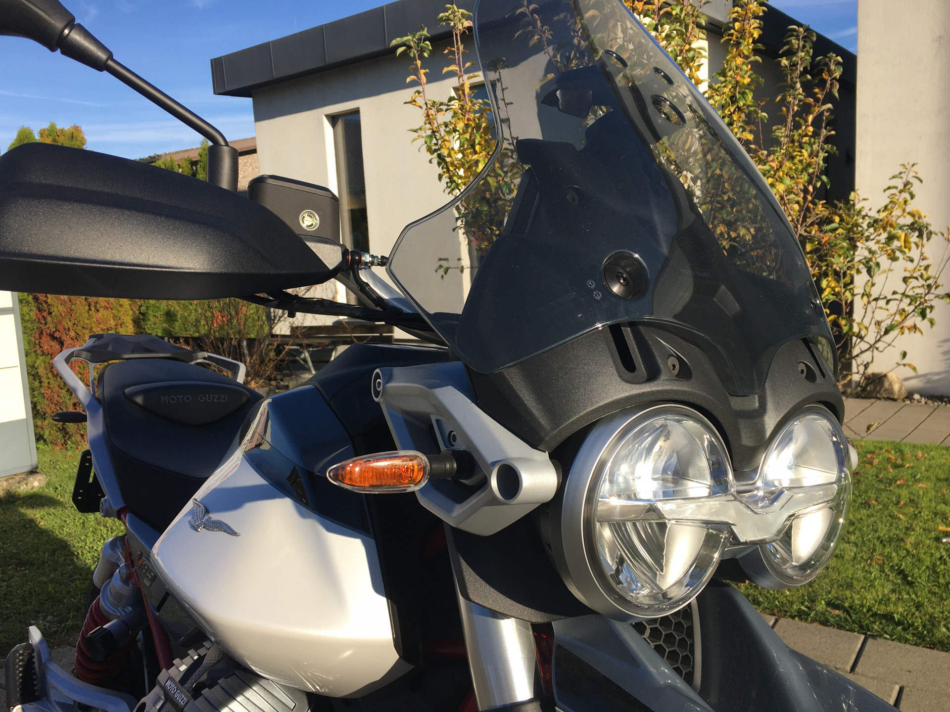 MOTO GUZZI V85 TT-image-1