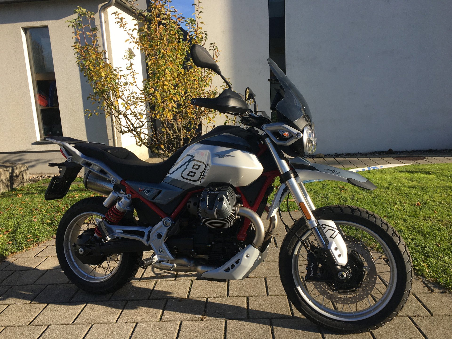 MOTO GUZZI V85 TT-image-0