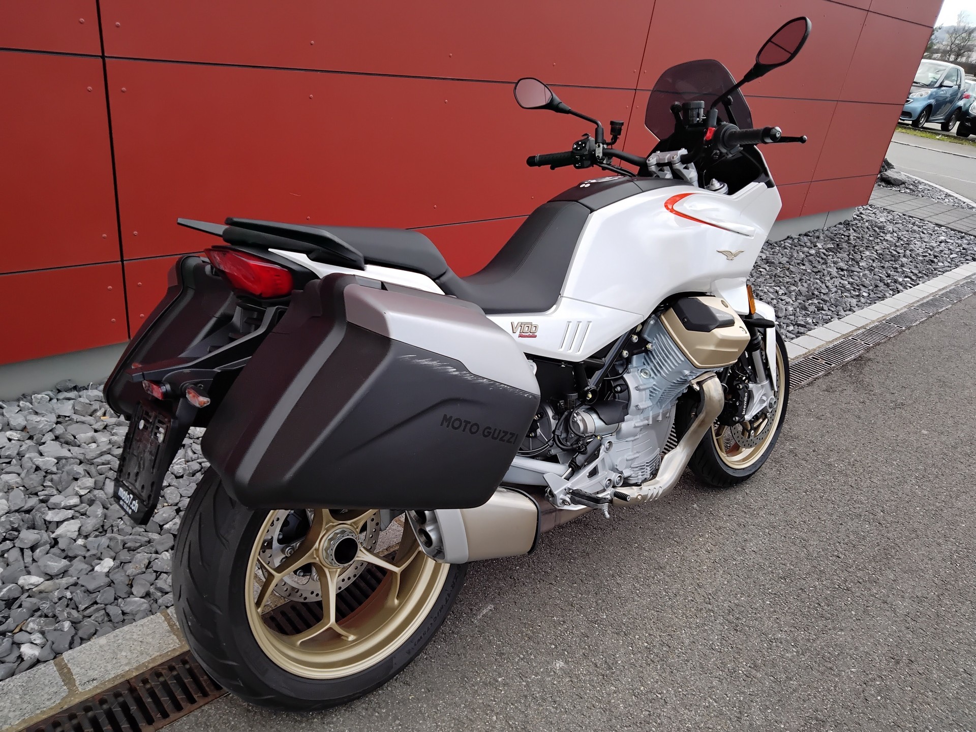 MOTO GUZZI V100 Mandello-image-4
