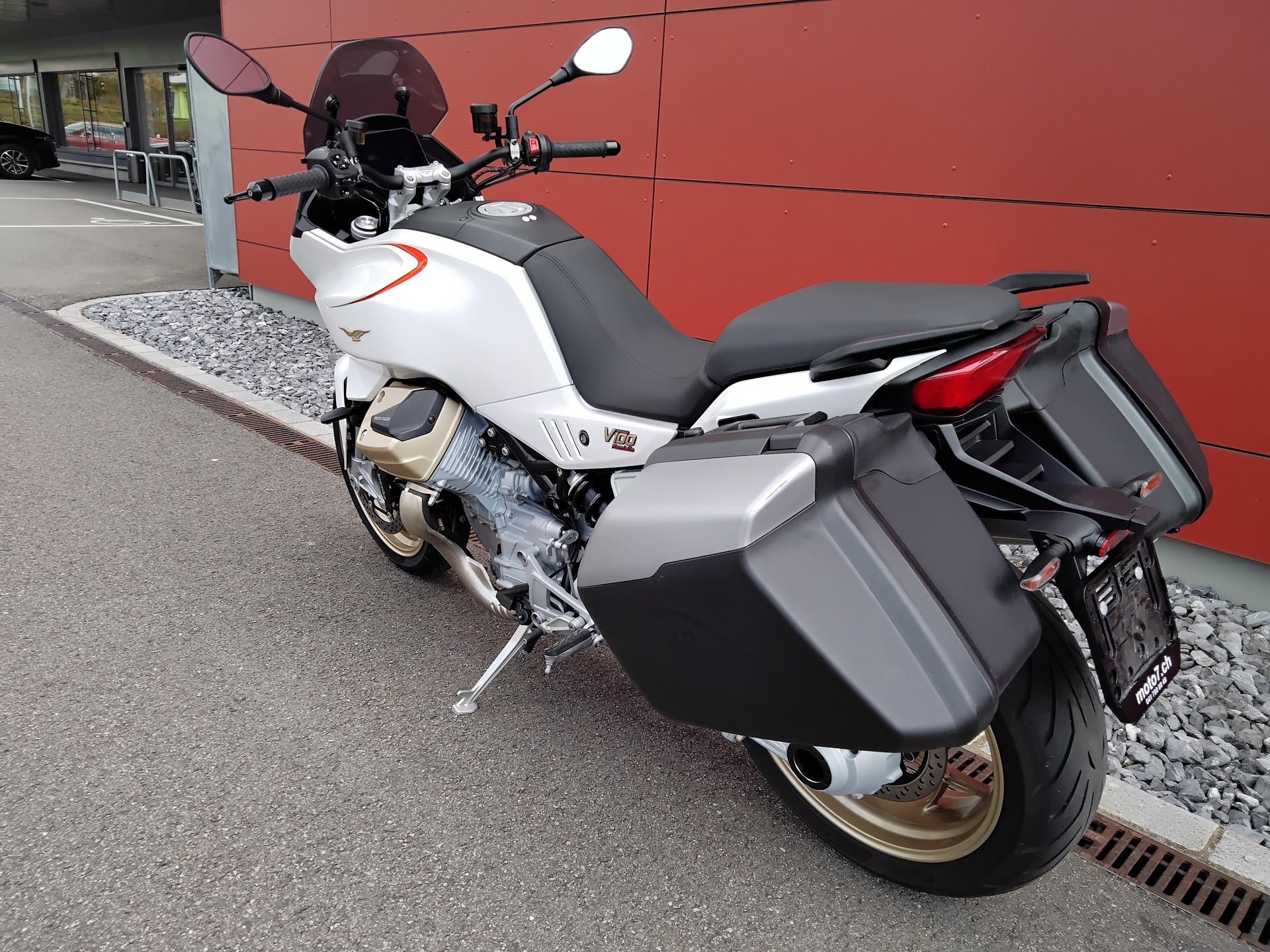 MOTO GUZZI V100 Mandello-image-5