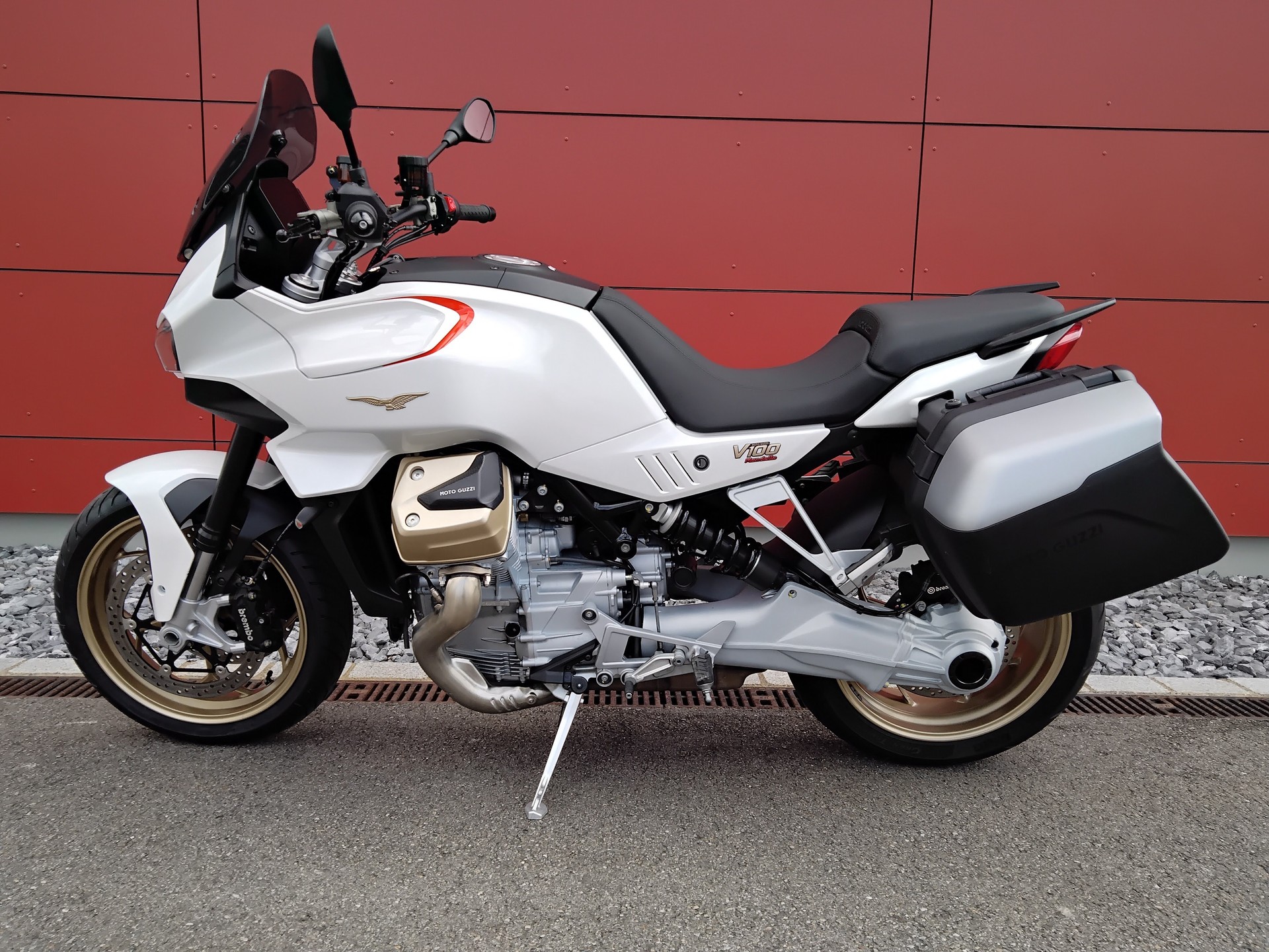 MOTO GUZZI V100 Mandello-image-1
