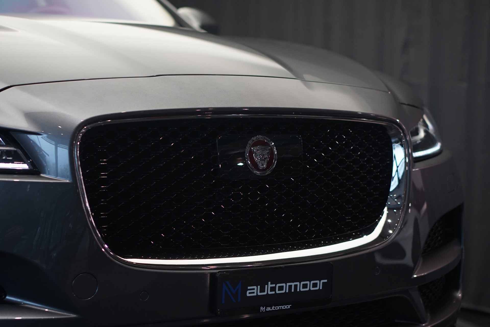 JAGUAR F-Pace 30t 2.0 Prestige AWD Automatik *CH-Fahrzeug* *Panoramadach* *Assistenzpaket-image-42