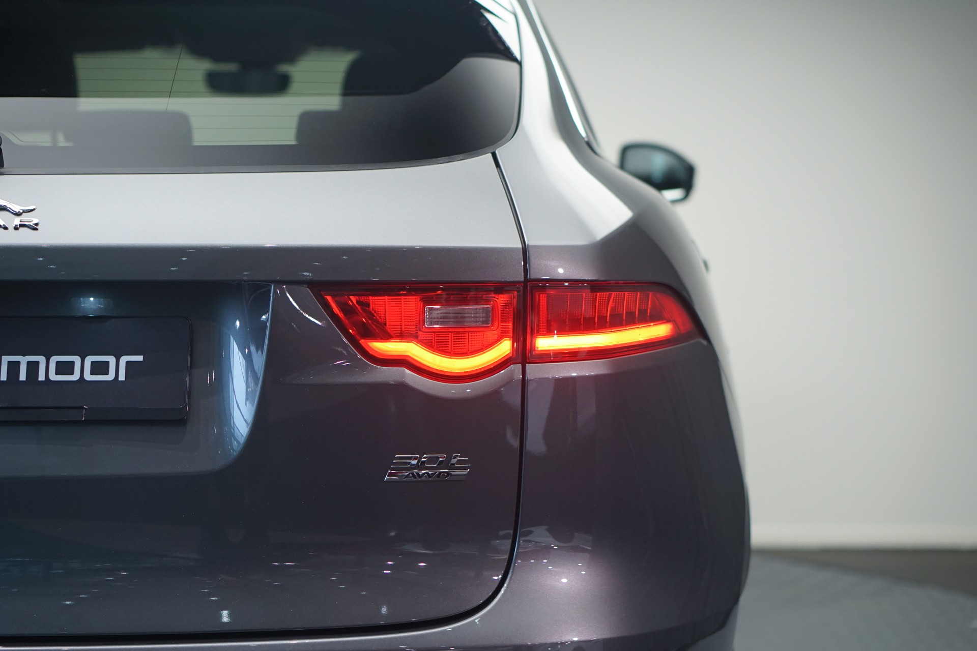 JAGUAR F-Pace 30t 2.0 Prestige AWD Automatik *CH-Fahrzeug* *Panoramadach* *Assistenzpaket-image-10