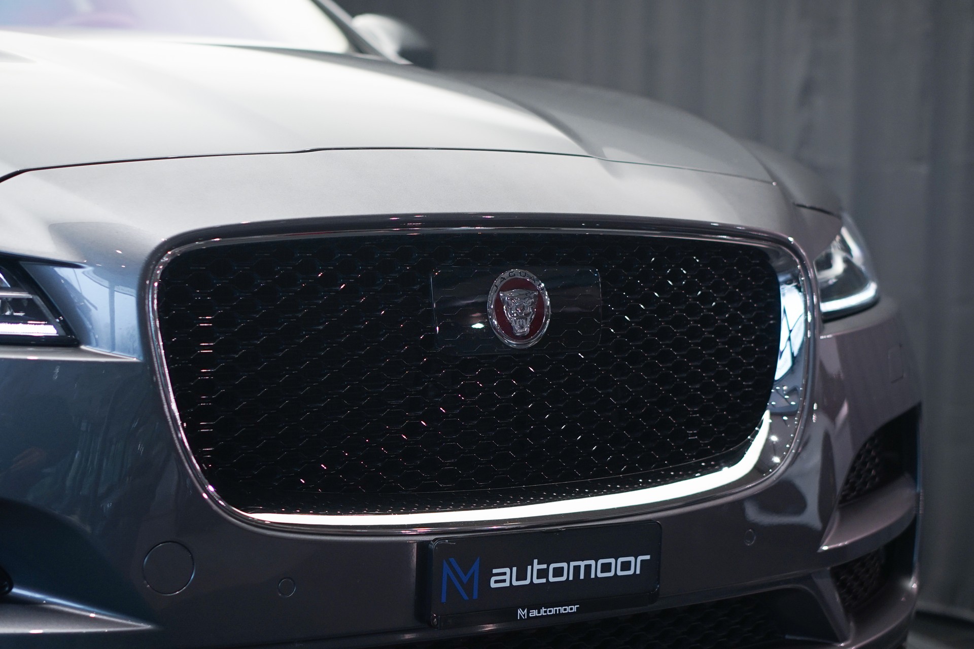 JAGUAR F-Pace 30t 2.0 Prestige AWD Automatik *CH-Fahrzeug* *Panoramadach* *Assistenzpaket-image-45