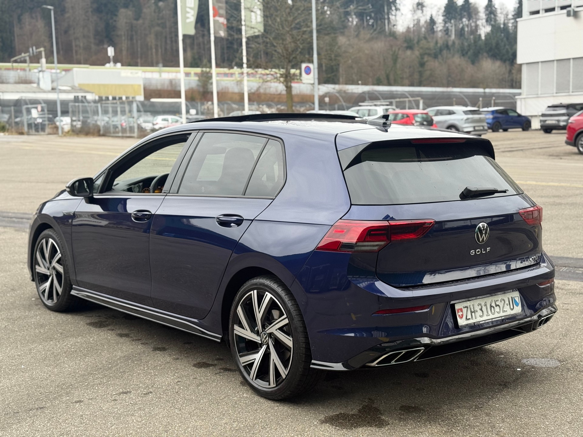 VW Golf 1.5 eTSI mHEV ACT R-Line DSG-image-2