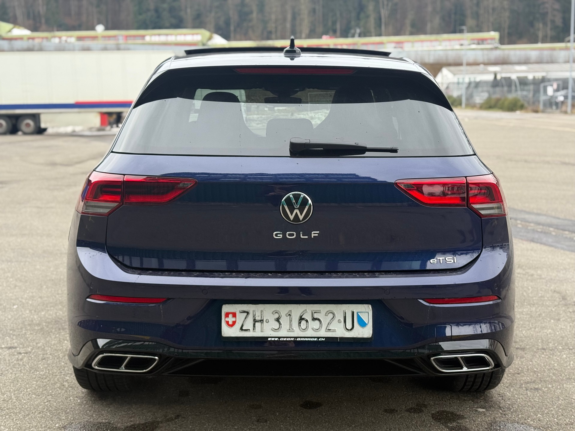 VW Golf 1.5 eTSI mHEV ACT R-Line DSG-image-3
