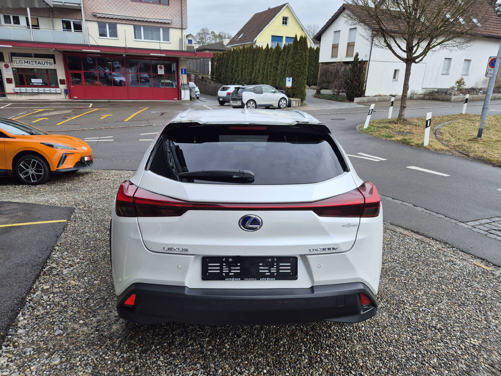 LEXUS UX 300e Excellence-image-5