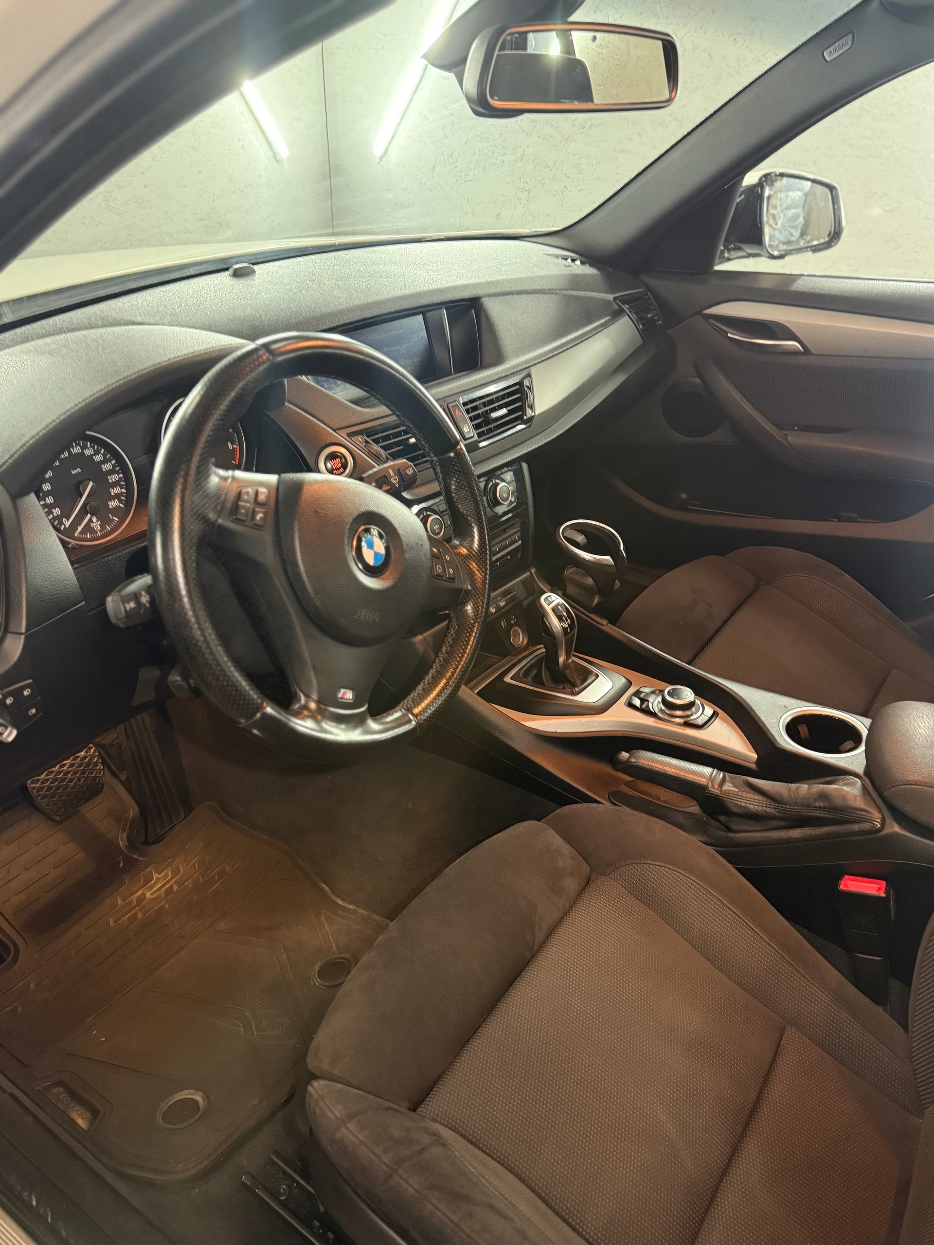 BMW X1 xDrive 18d Steptronic M Paket-image-12