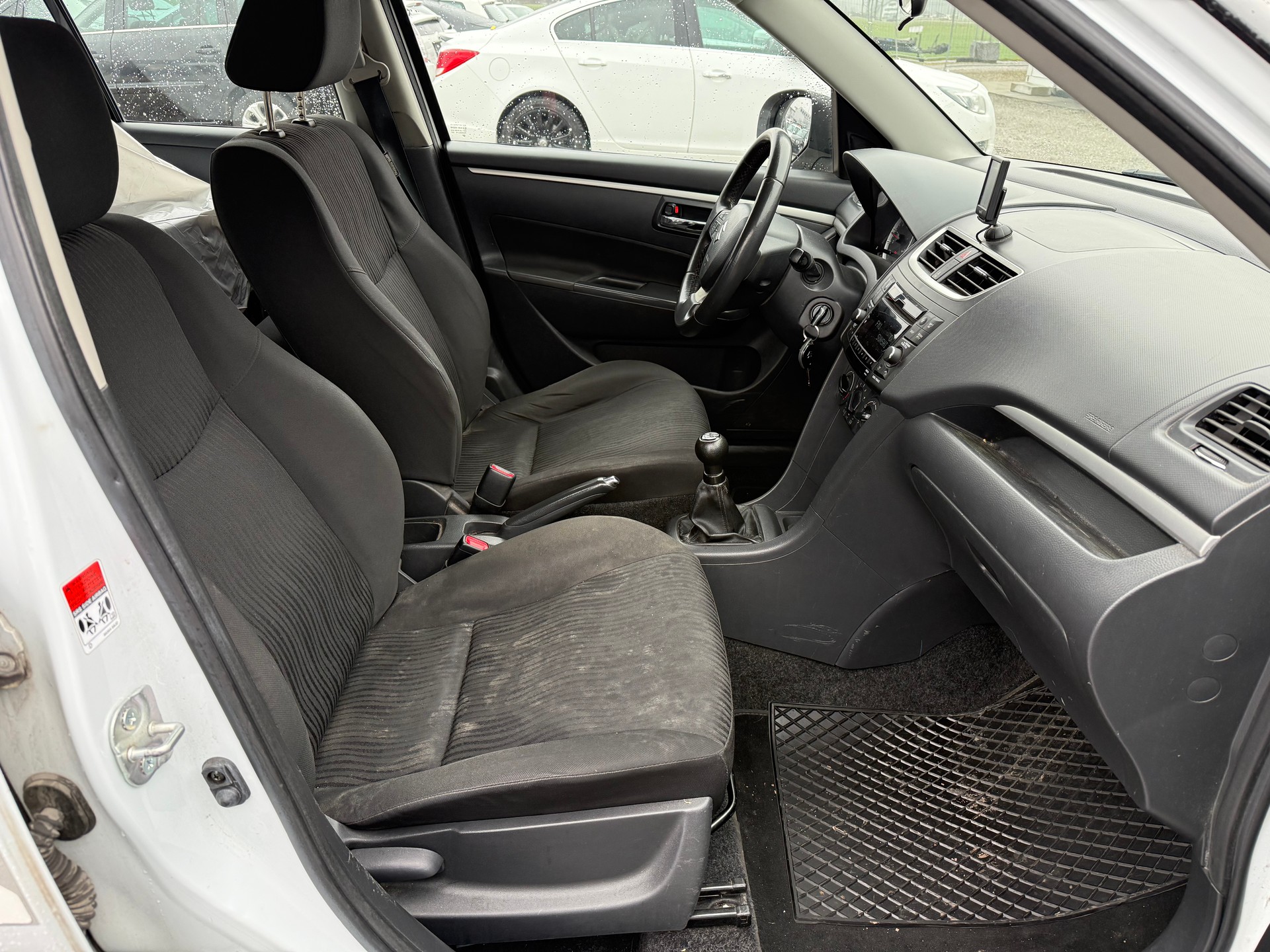 SUZUKI Swift 1.2i 16V GL Top-image-6