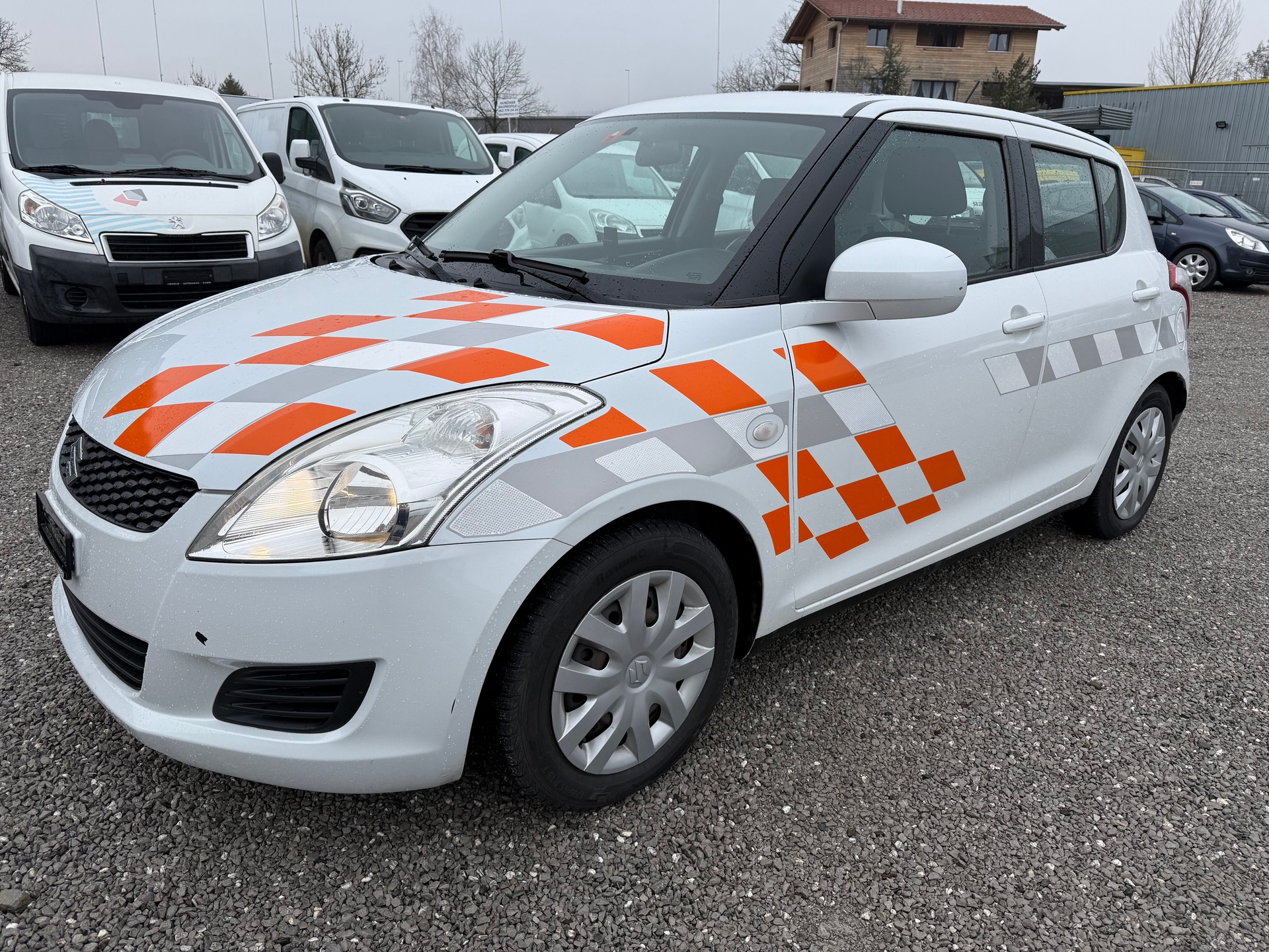 SUZUKI Swift 1.2i 16V GL Top-image-1