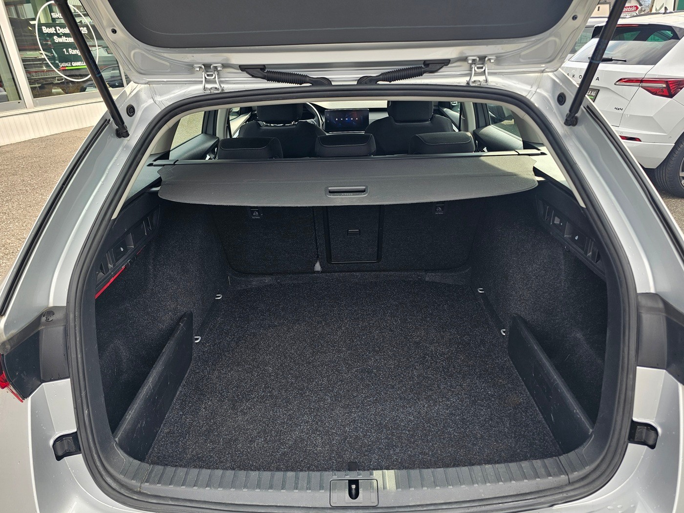 SKODA Octavia Combi 2.0 TDI DSG Ambition 4x4-image-5