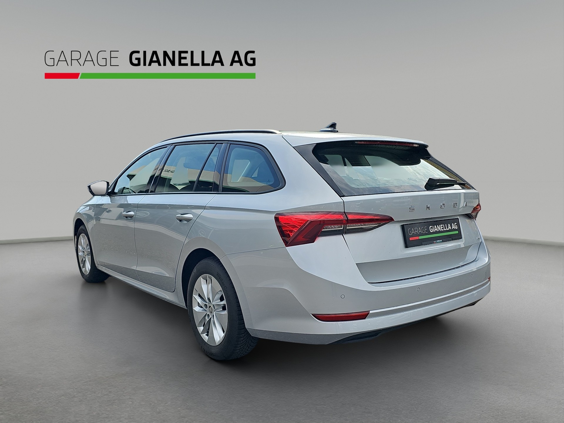 SKODA Octavia Combi 2.0 TDI DSG Ambition 4x4-showroom-element-2