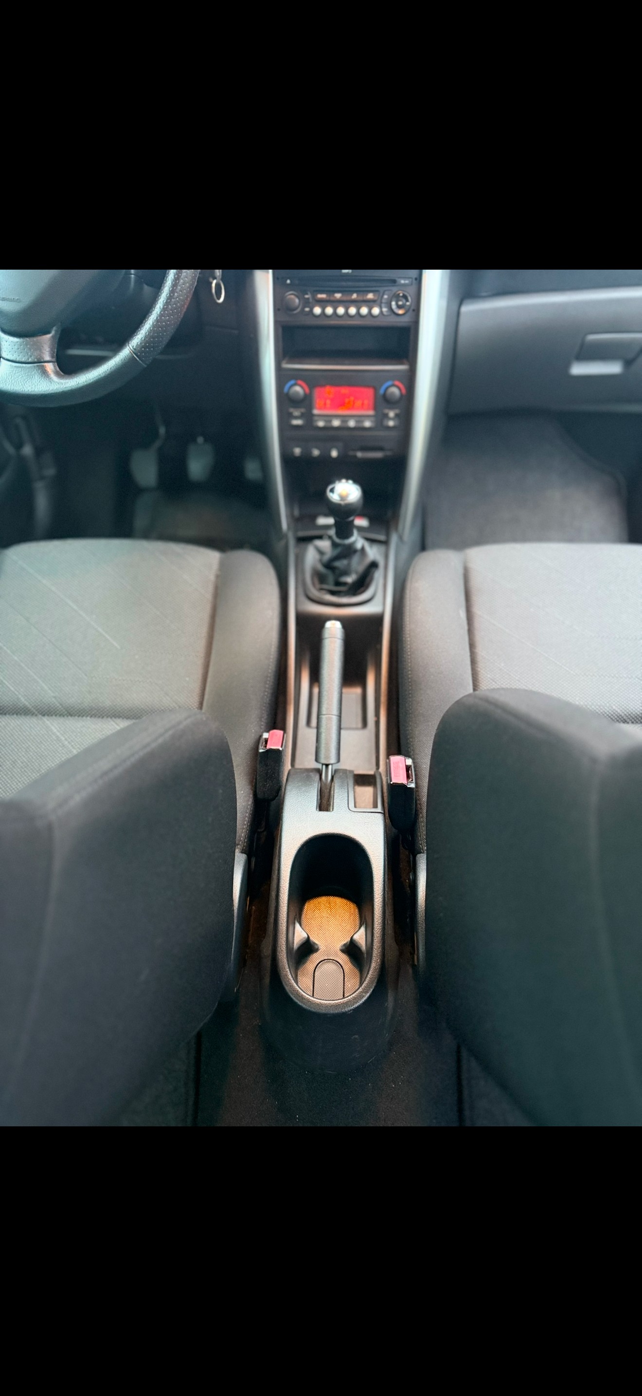 PEUGEOT 207 1.6 16V Turbo GT 150-image-8