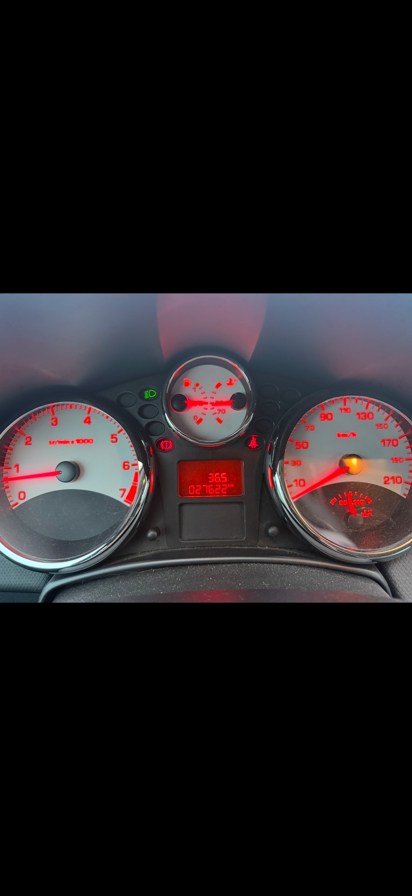 PEUGEOT 207 1.6 16V Turbo GT 150-image-10
