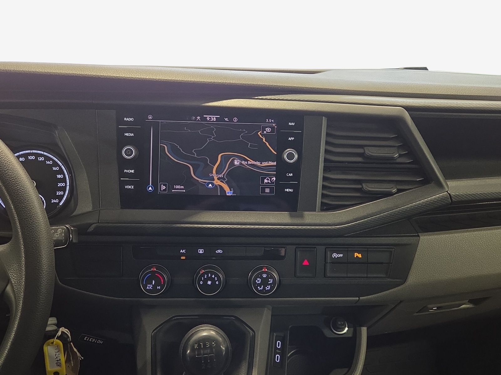 VW T6.1 2.0 TDI 4Motion-image-14