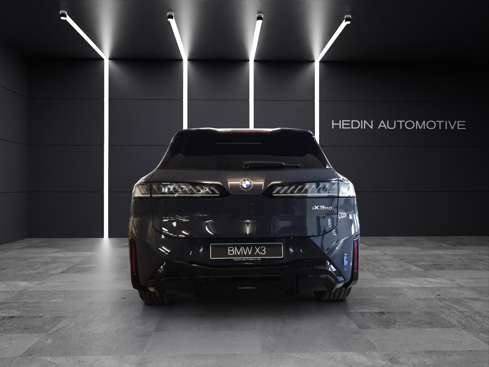 BMW iX3 50 xDrive-showroom-element-3
