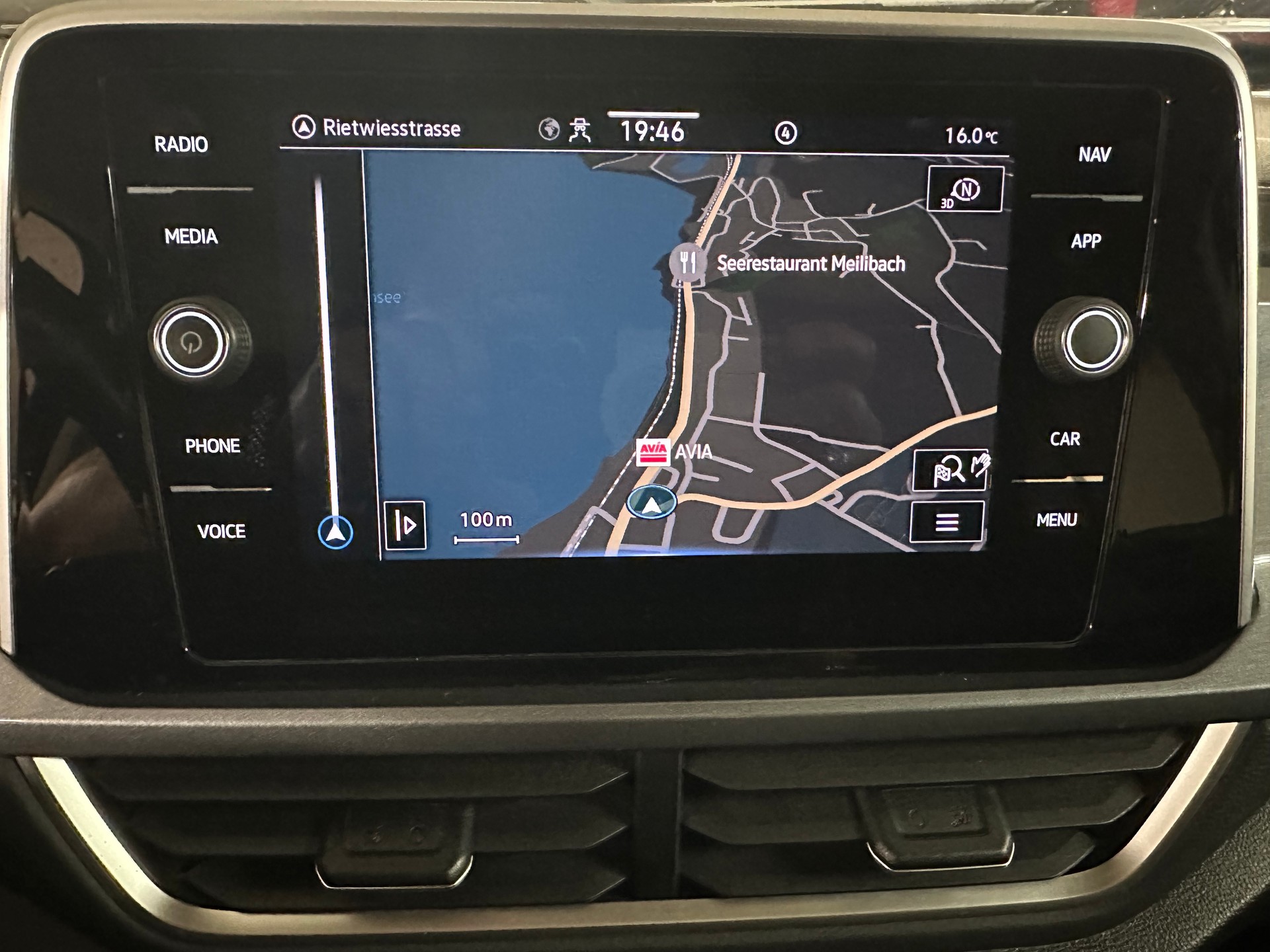 VW T-Roc 2.0 TDI 150PS SCR Advance DSG-image-18