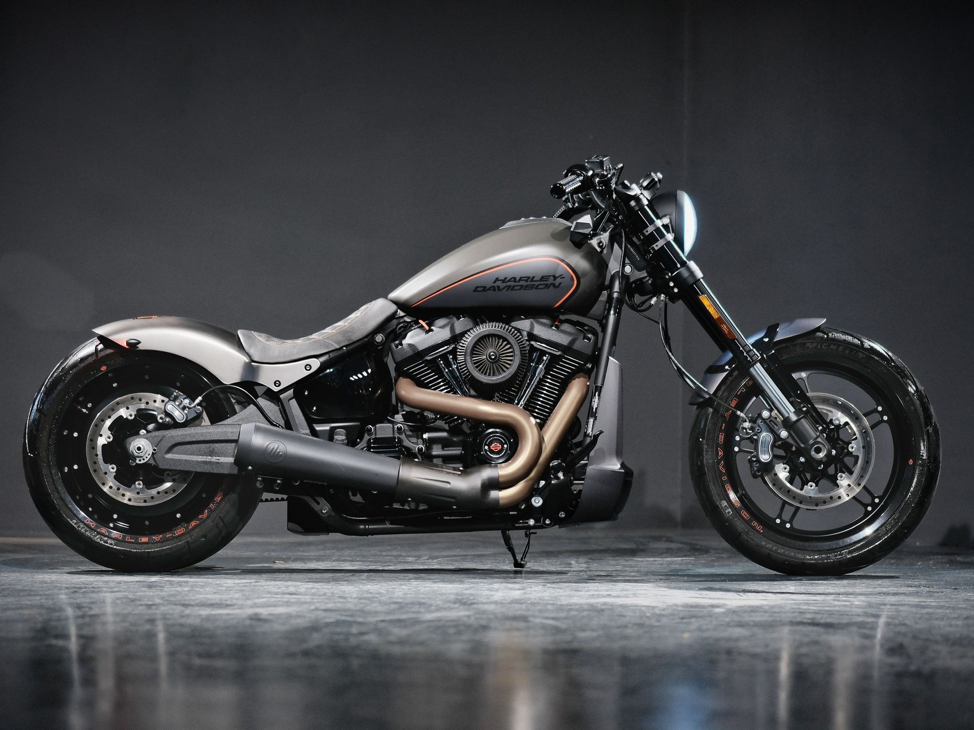 HARLEY-DAVIDSON FXDRS 114 ABS-showroom-element-1