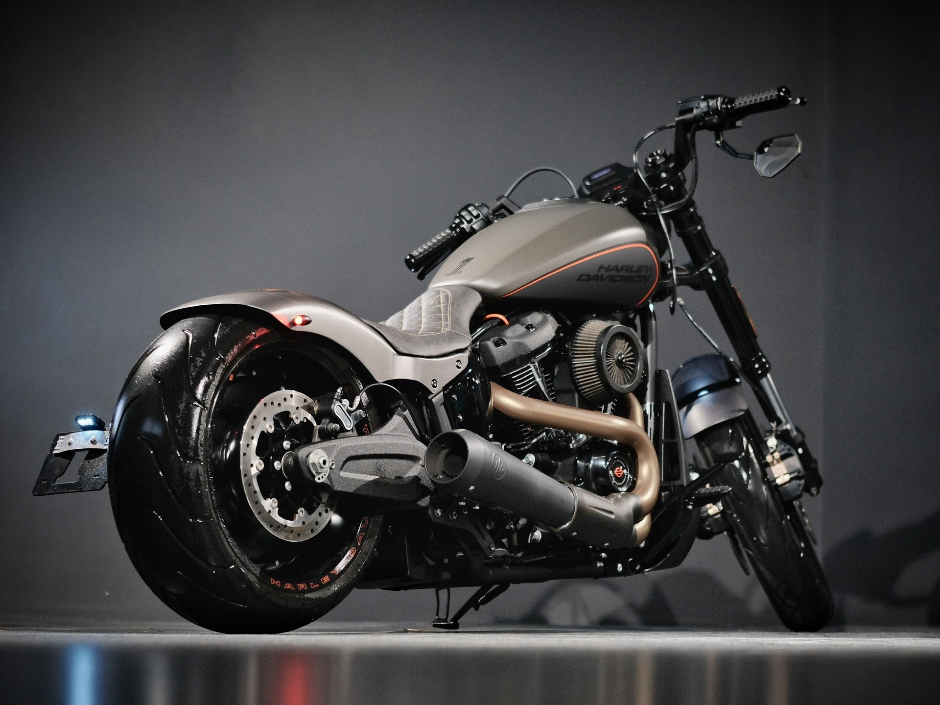 HARLEY-DAVIDSON FXDRS 114 ABS-showroom-element-2