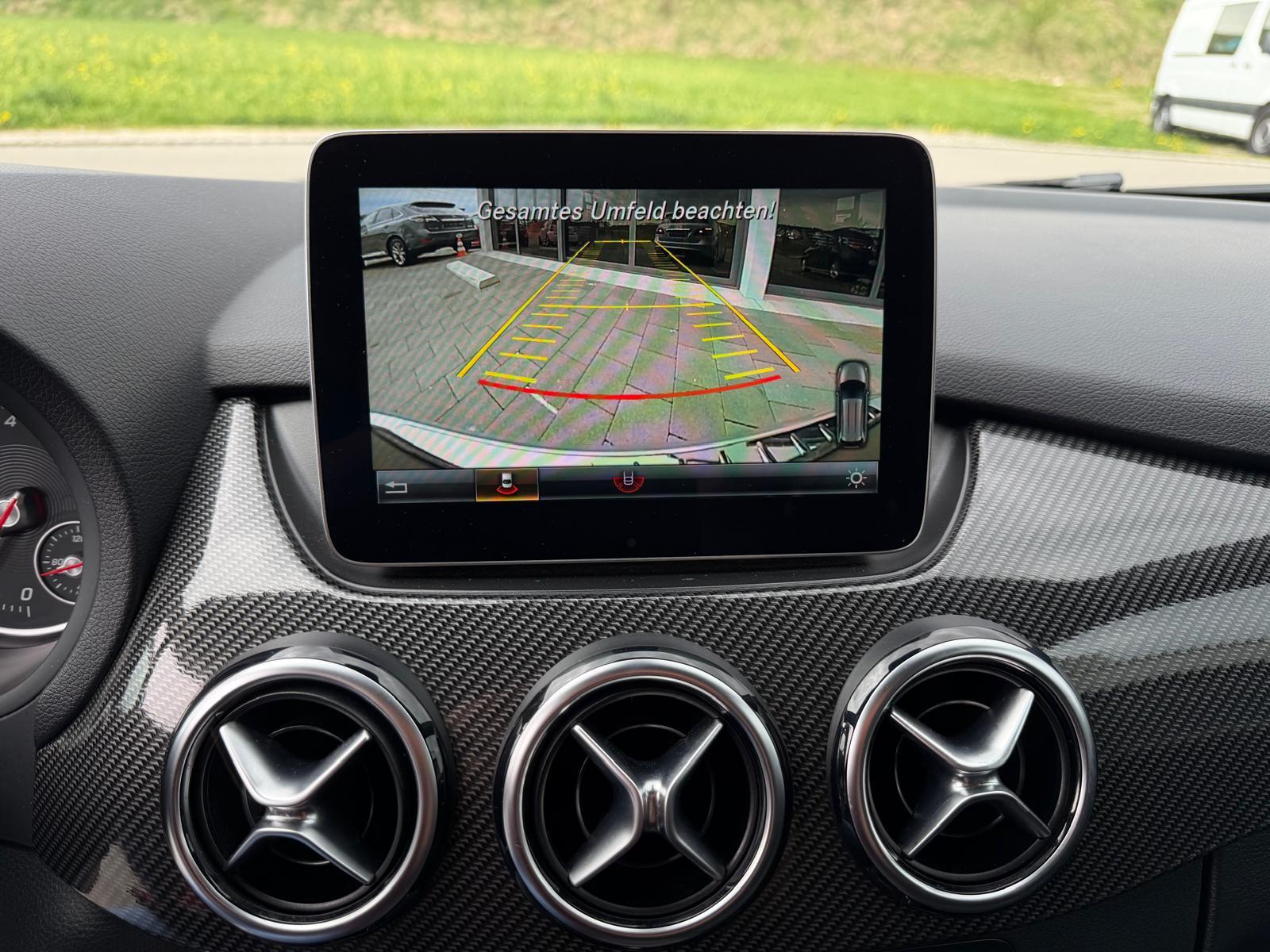 MERCEDES-BENZ B 200 d AMG Line-image-15