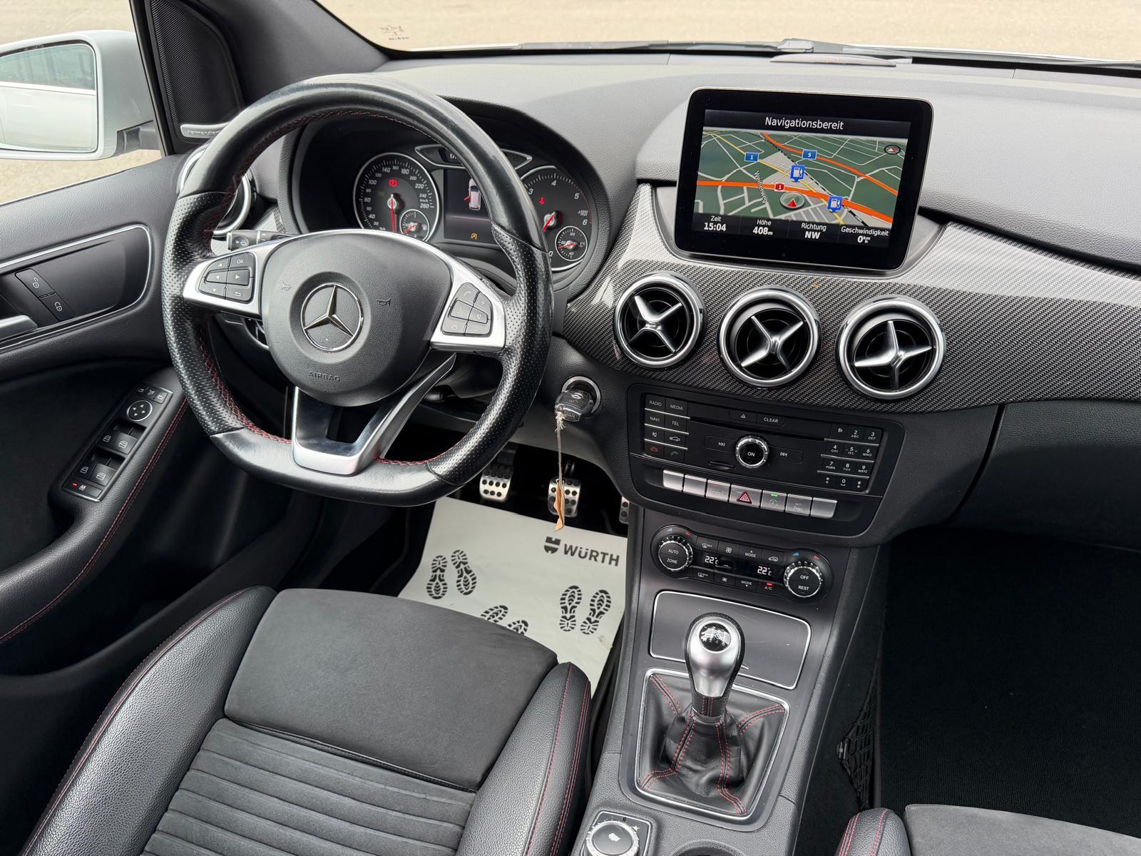 MERCEDES-BENZ B 200 d AMG Line-image-11