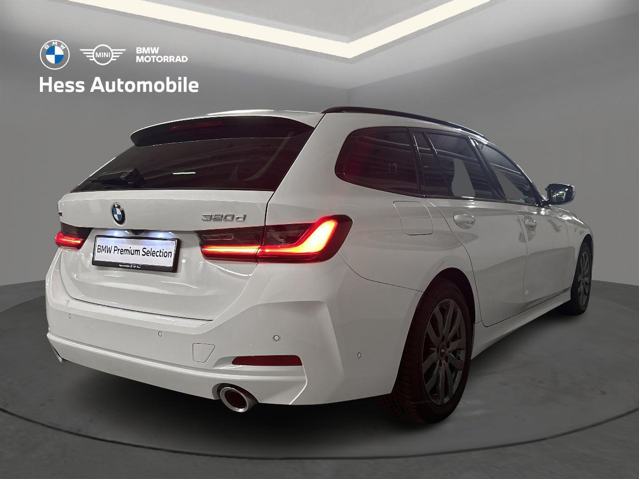 BMW 320d xDrive Touring-showroom-element-2