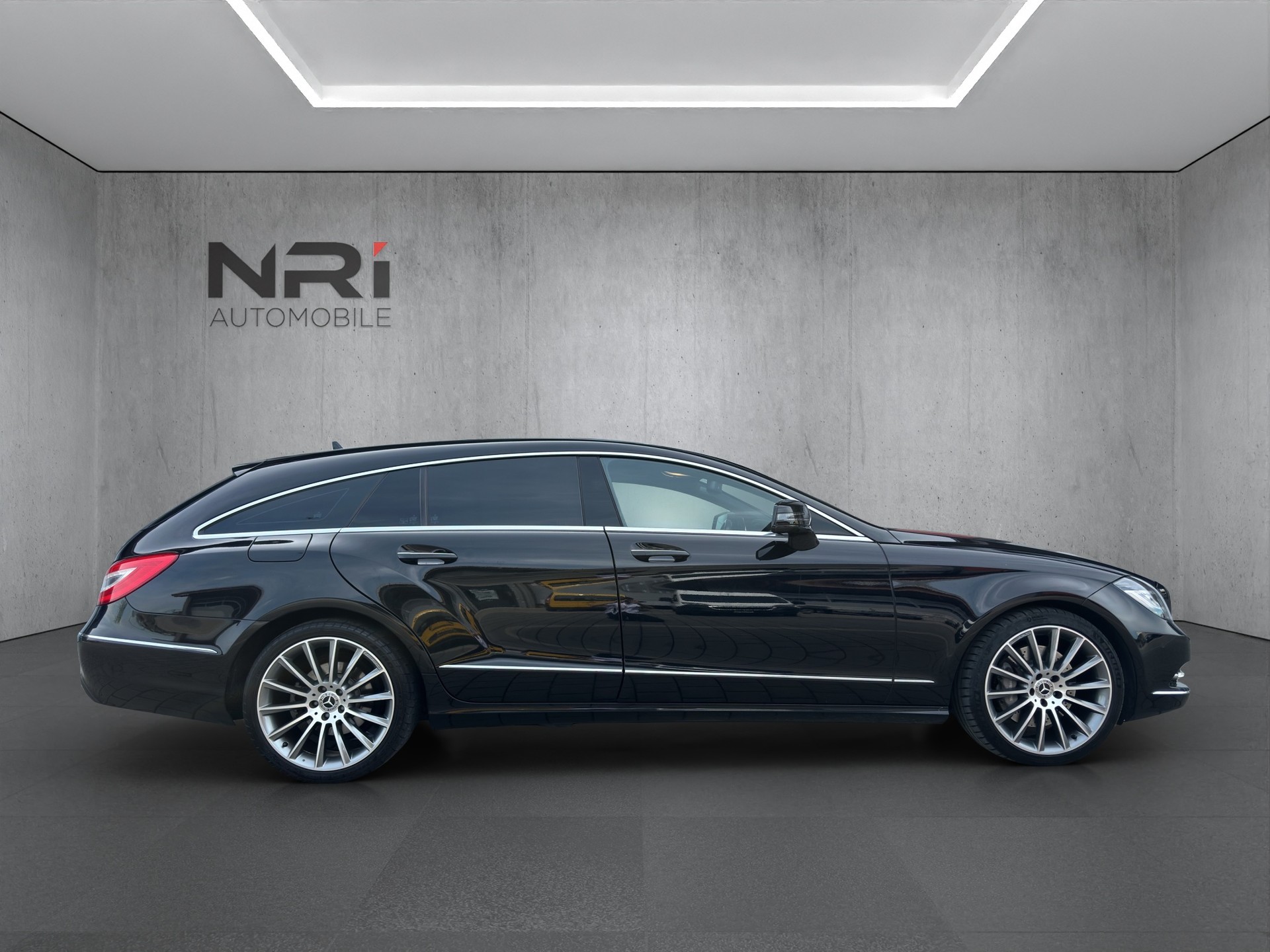 MERCEDES-BENZ CLS 350 CDI BlueEF 4m Sh.Brake-showroom-element-3