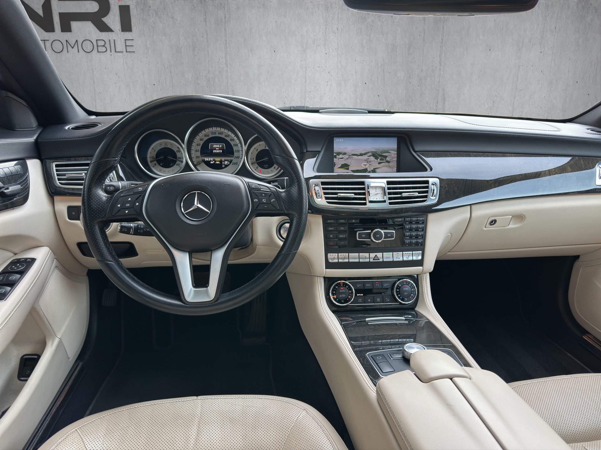 MERCEDES-BENZ CLS 350 CDI BlueEF 4m Sh.Brake-image-9