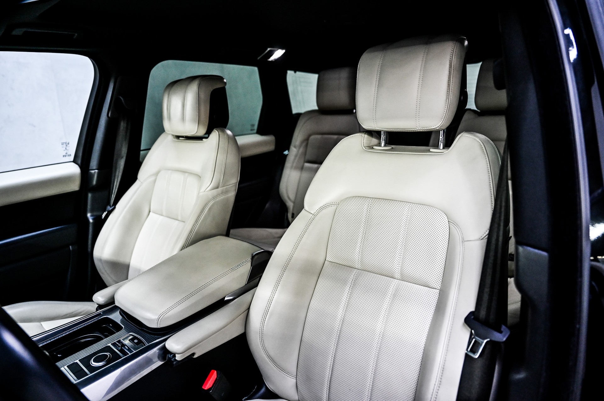 LAND ROVER Range Rover Sport 4.4 SDV8 HSE Dynamic-image-21
