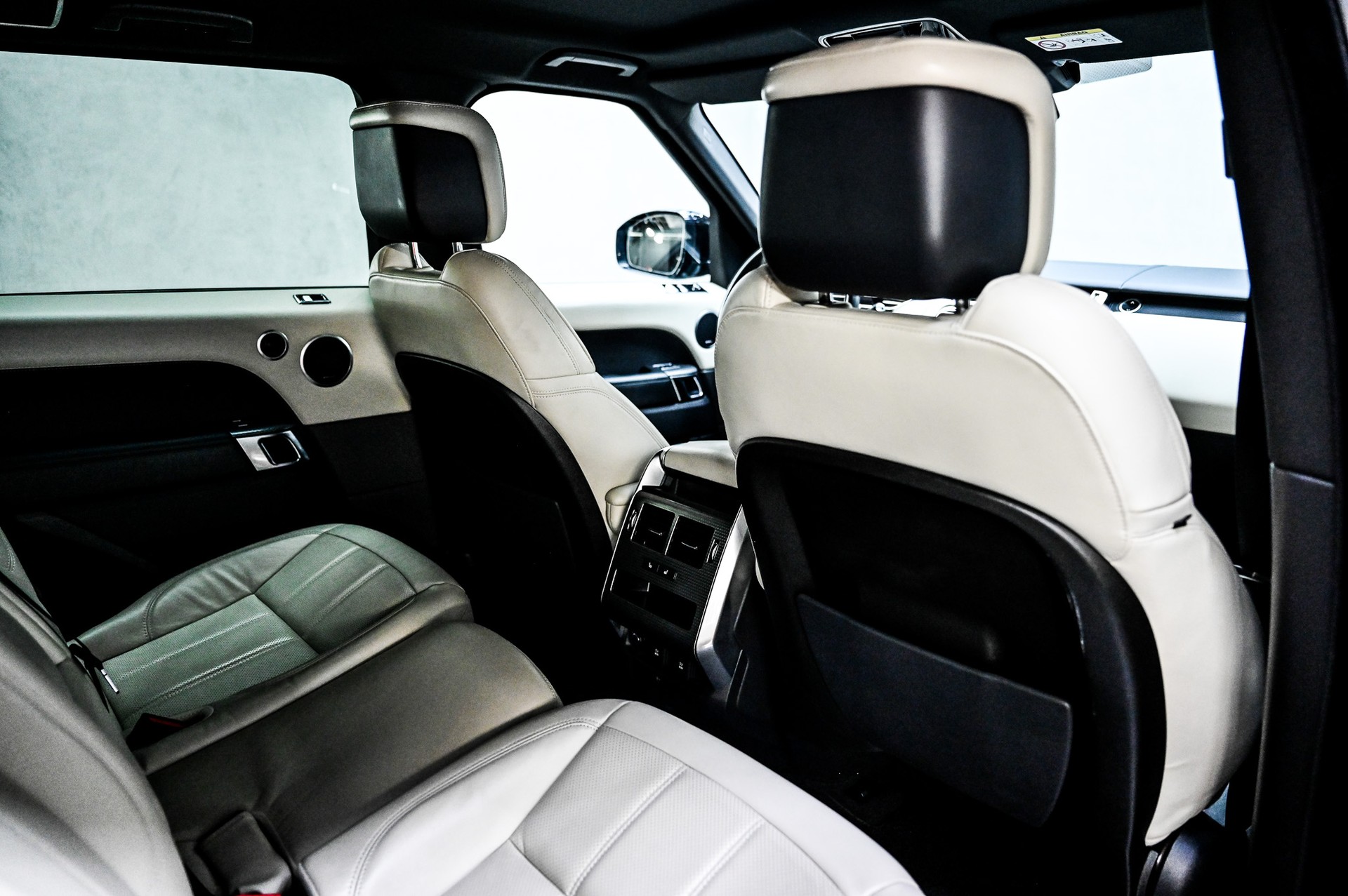 LAND ROVER Range Rover Sport 4.4 SDV8 HSE Dynamic-image-24