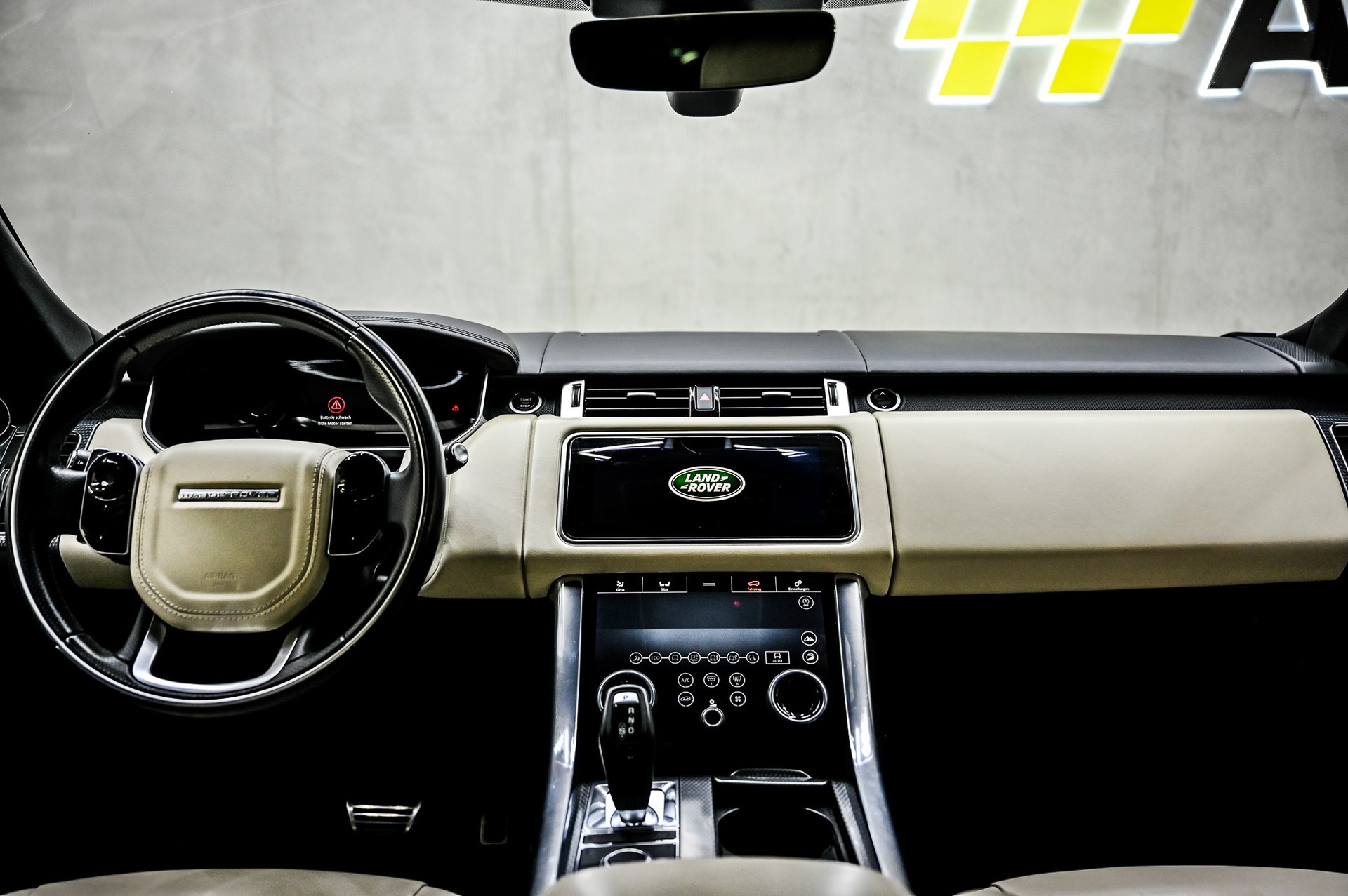 LAND ROVER Range Rover Sport 4.4 SDV8 HSE Dynamic-image-17