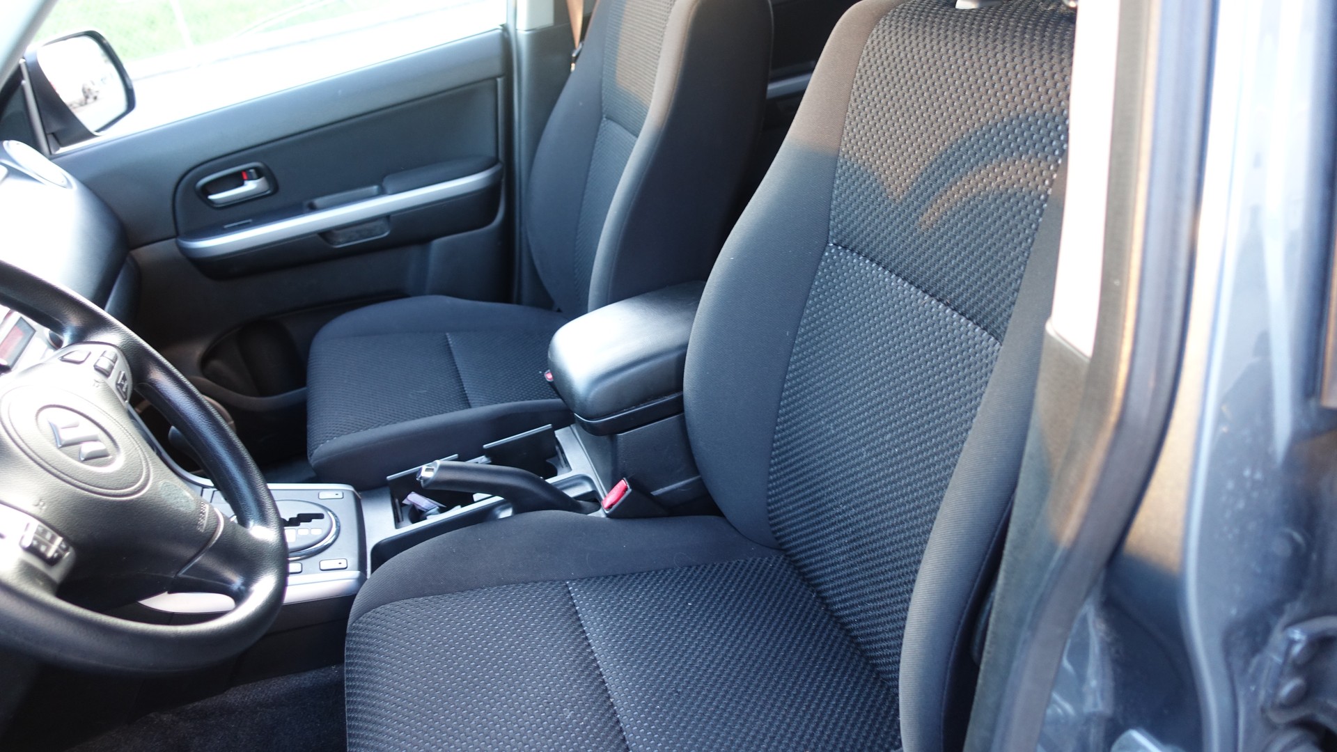 SUZUKI GRAND VITARA 2,0-image-8