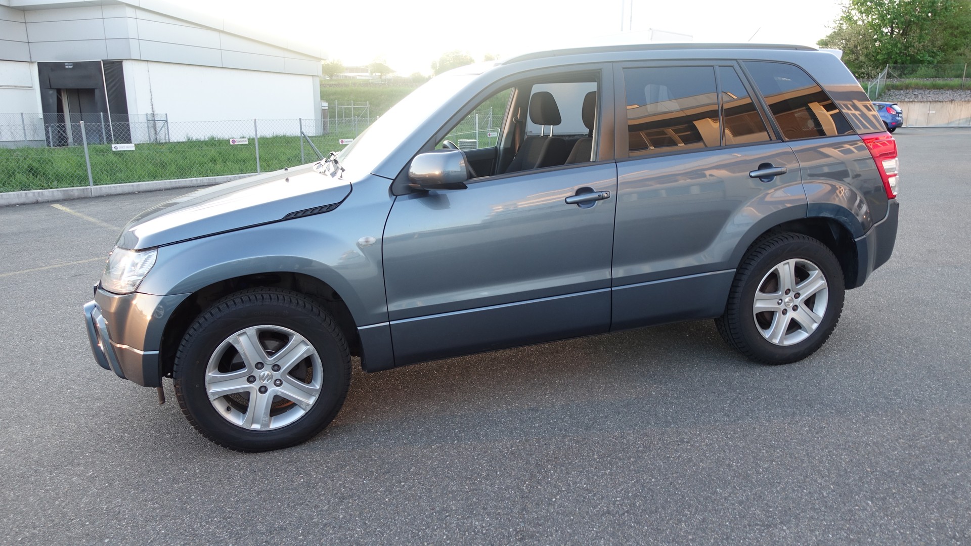 SUZUKI GRAND VITARA 2,0-image-3