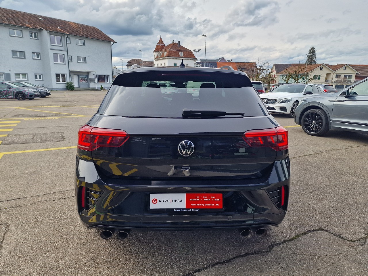 VW T-Roc 2.0 TSI R DSG 4Motion-image-4