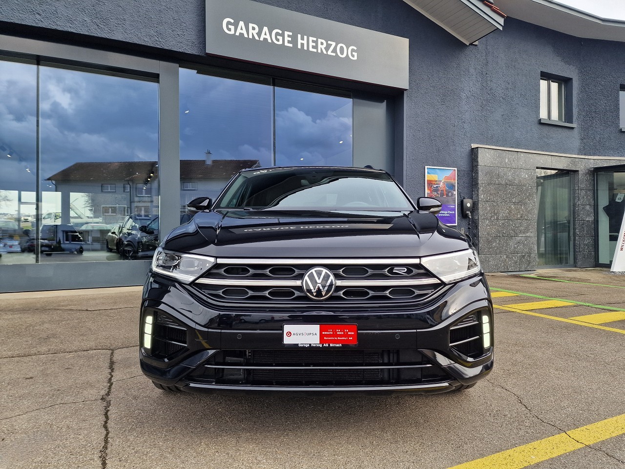 VW T-Roc 2.0 TSI R DSG 4Motion-image-8