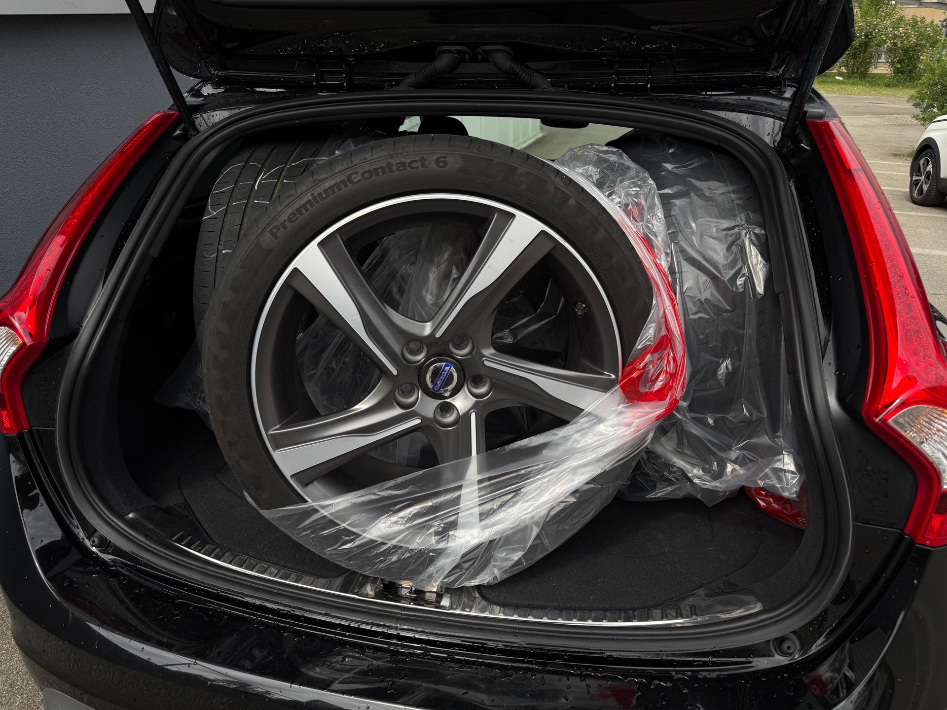 VOLVO V60 D3 Kinetic R-Design-image-6