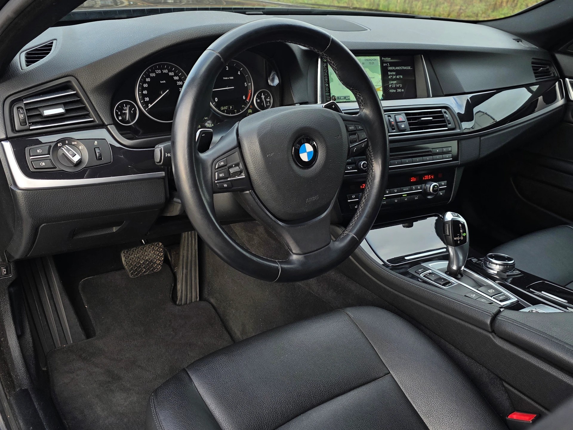 BMW 520d Touring xDrive Steptronic *CH-Fahrzeug* ab MFK *-image-6