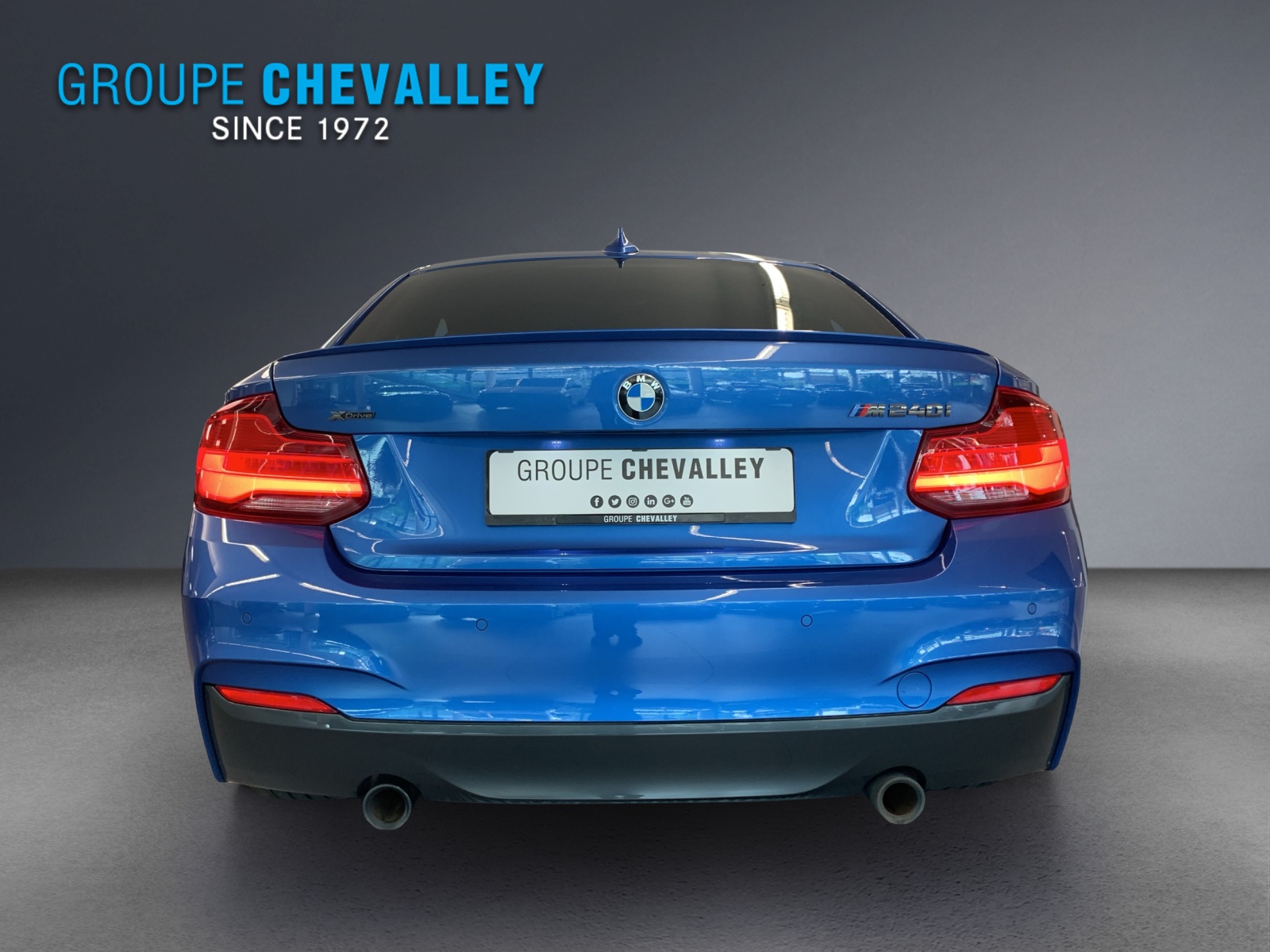 BMW M240i xDrive-image-4