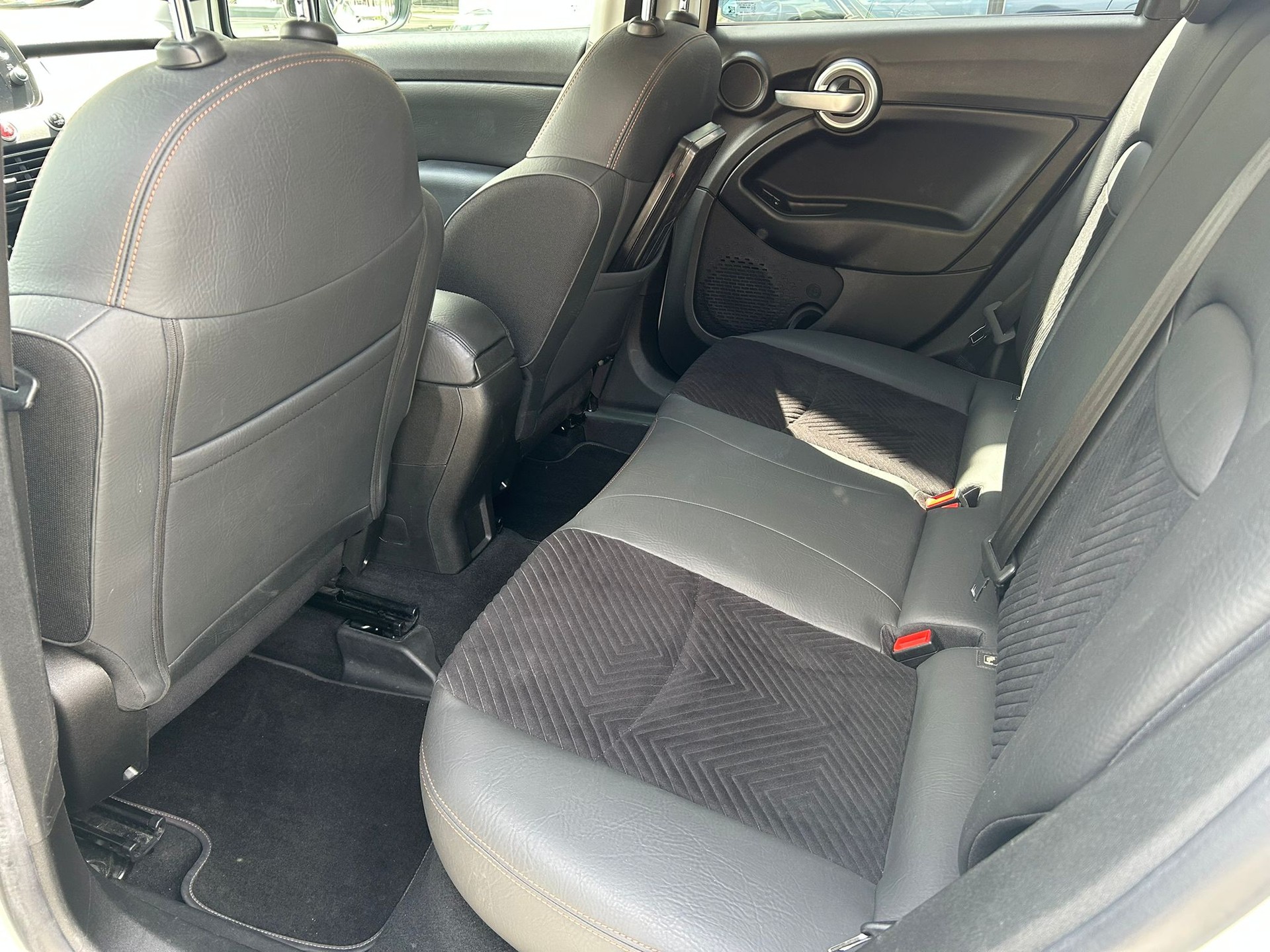 FIAT 500X 1.4T Off Road S-Design 4x4 Automatic-image-12
