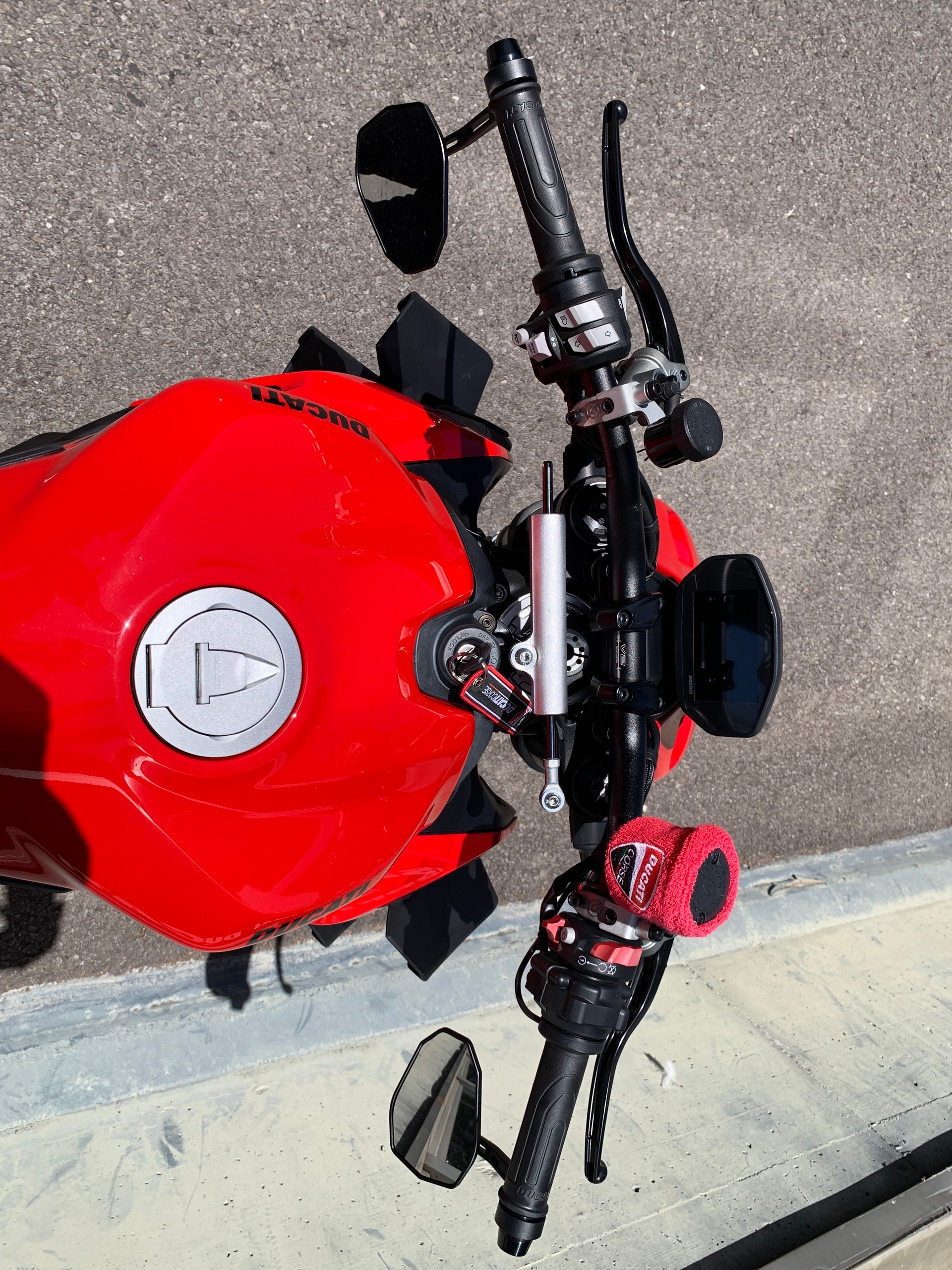 DUCATI Streetfighter V2-image-7