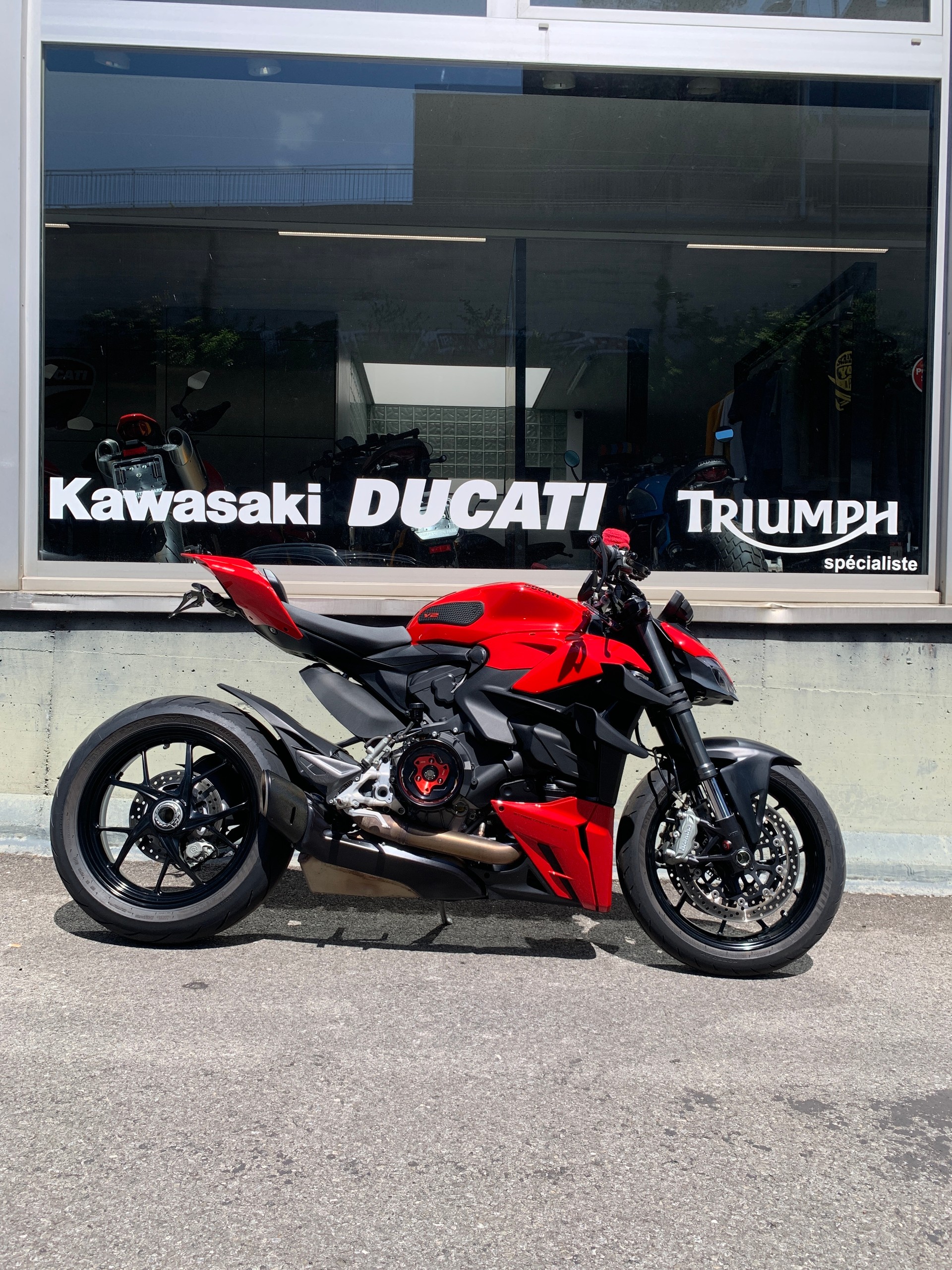 DUCATI Streetfighter V2