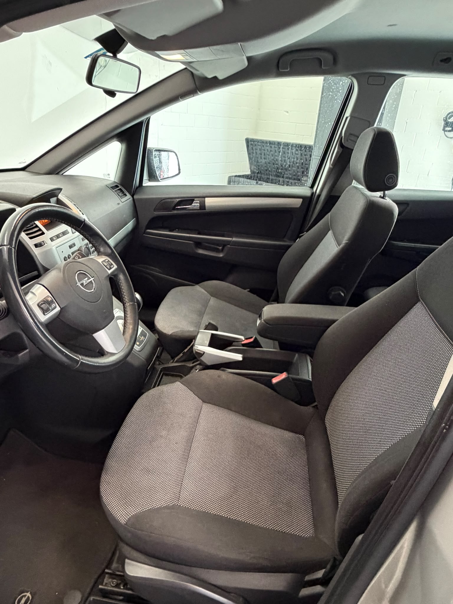 OPEL Zafira 1.8i 16V Edition ***CH-Fahrzeug***-image-10