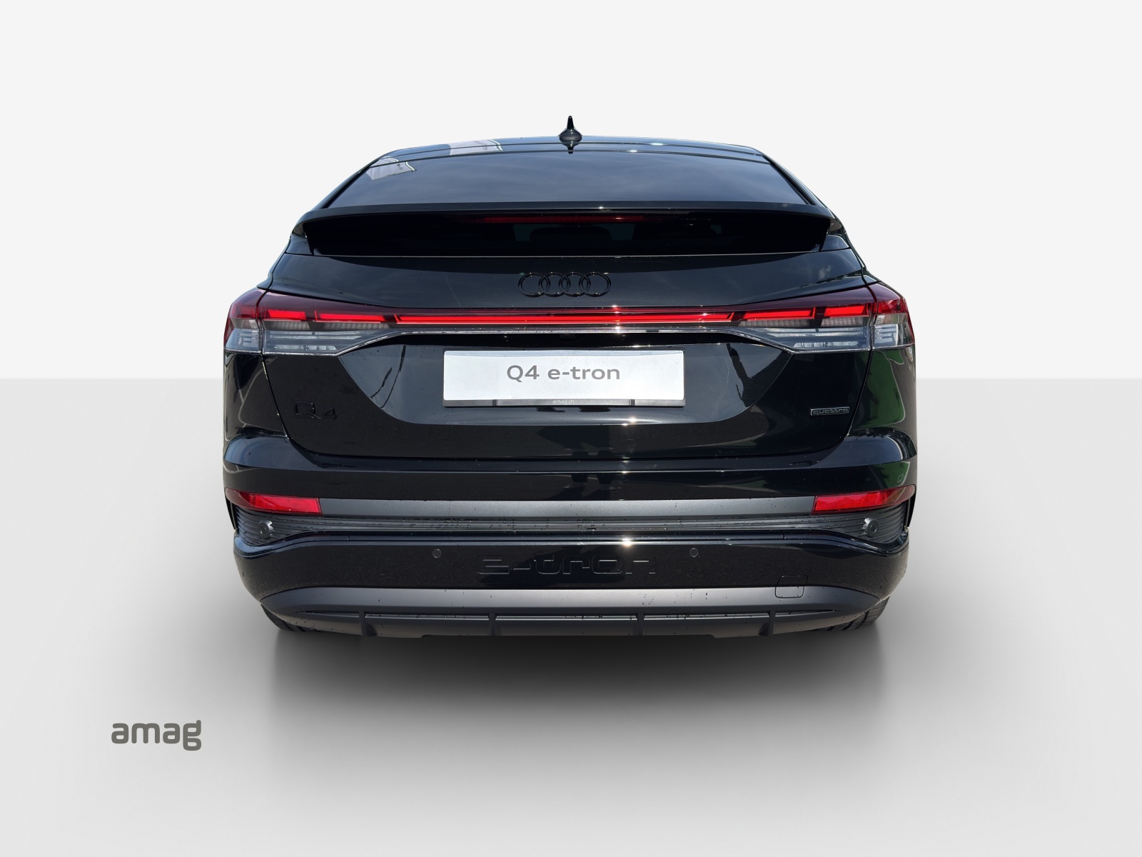 AUDI Q4 Sportback e-tron 45 Edition Swiss Ski quattro-showroom-element-3