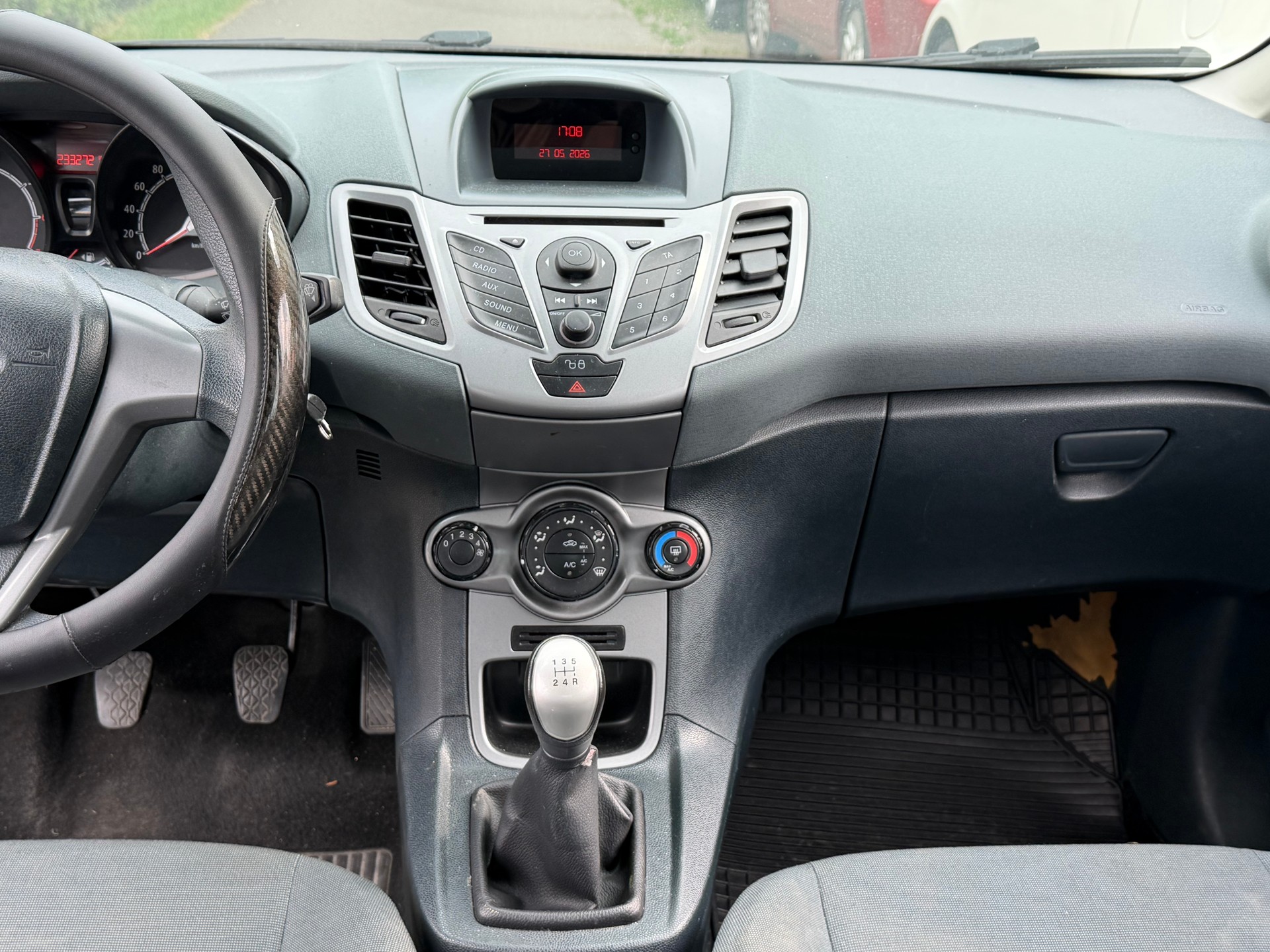 FORD Fiesta 1.25 16V Ambiente-image-12