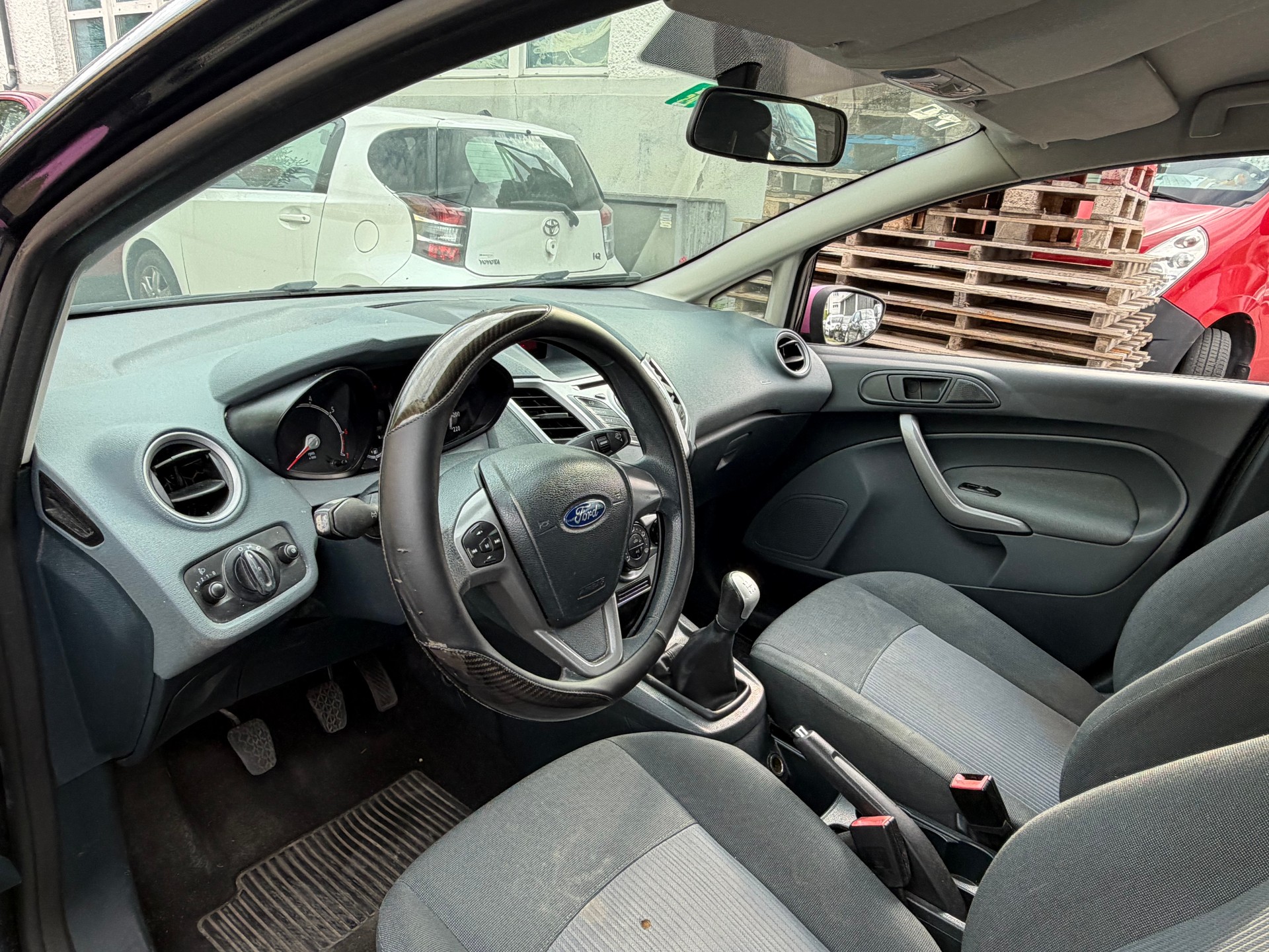 FORD Fiesta 1.25 16V Ambiente-image-13