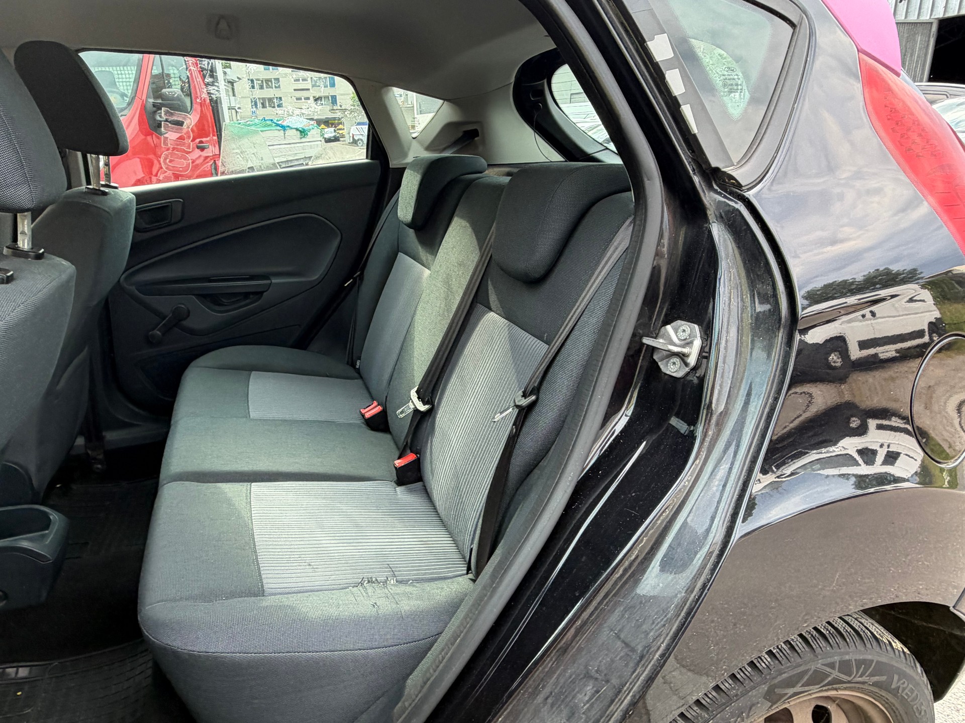 FORD Fiesta 1.25 16V Ambiente-image-9