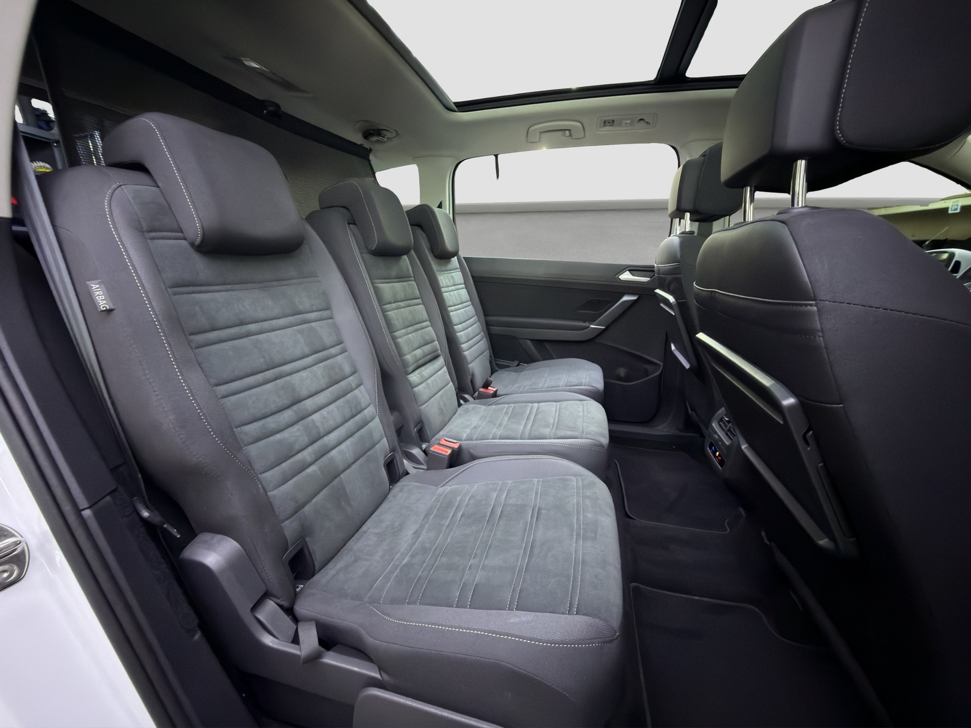 VW Touran 2.0 TDI BlueMotion Technology Comfortline DSG-image-14