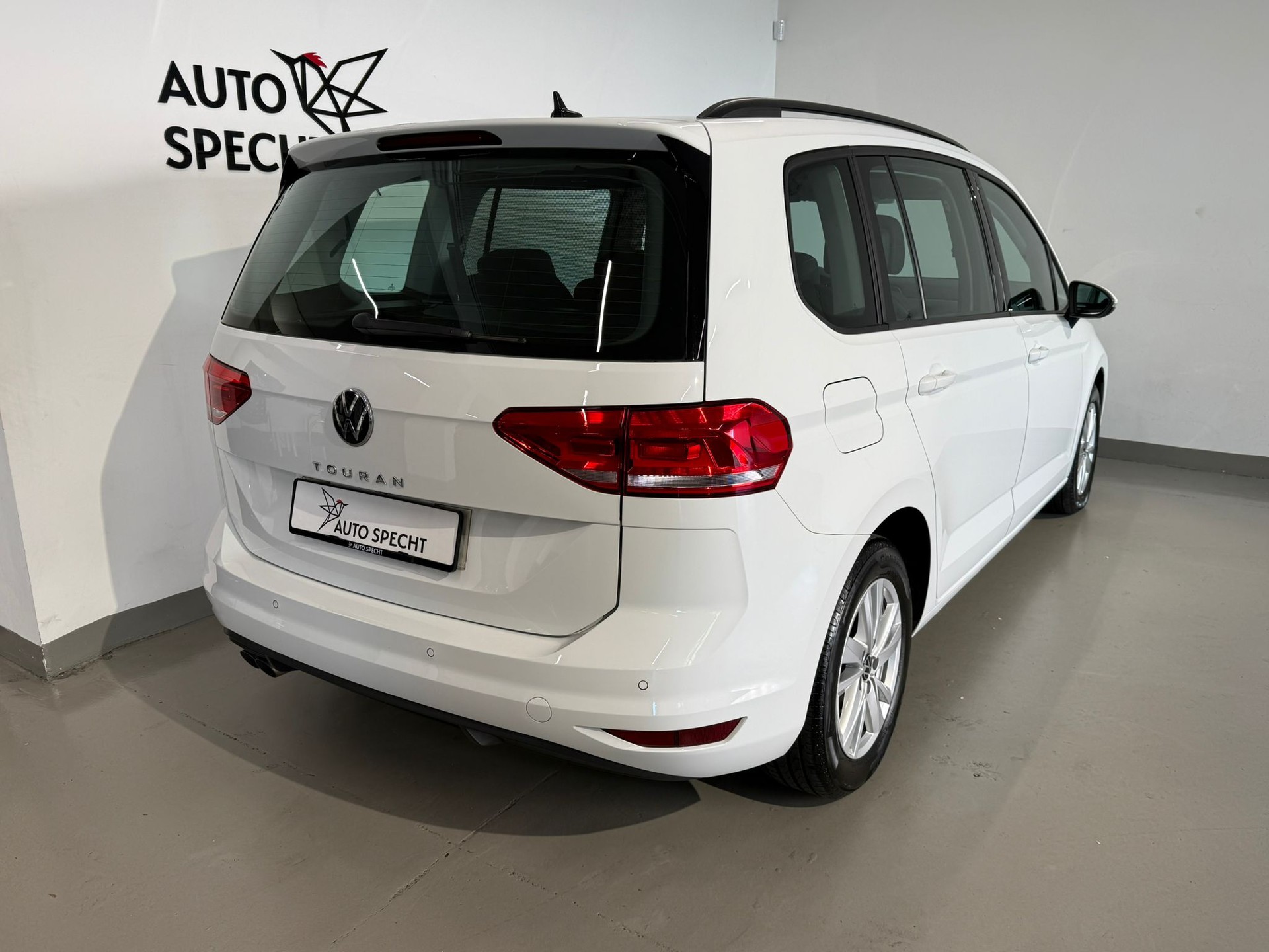 VW Touran 2.0 TDI BlueMotion Technology Comfortline DSG-image-4