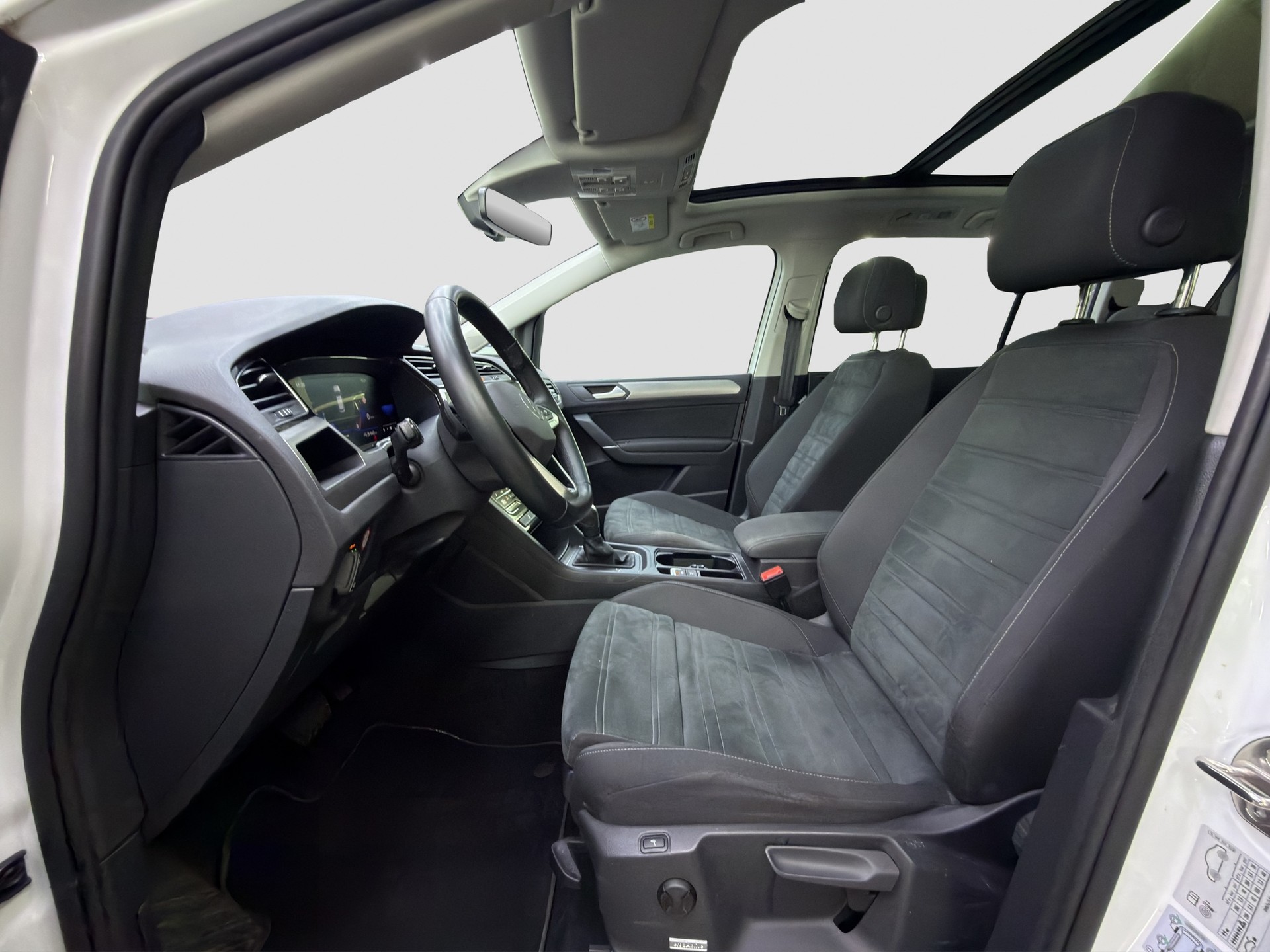 VW Touran 2.0 TDI BlueMotion Technology Comfortline DSG-image-11